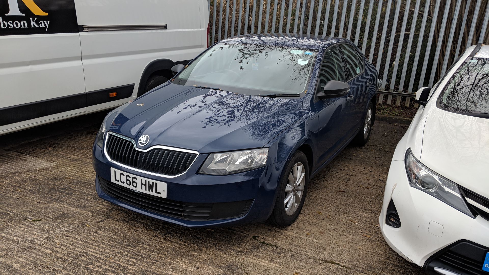 LC66 HWL Skoda Octavia S TDI S-A 1598cc diesel engine. Colour: Blue. First registered: 06.02.17. - Image 9 of 47