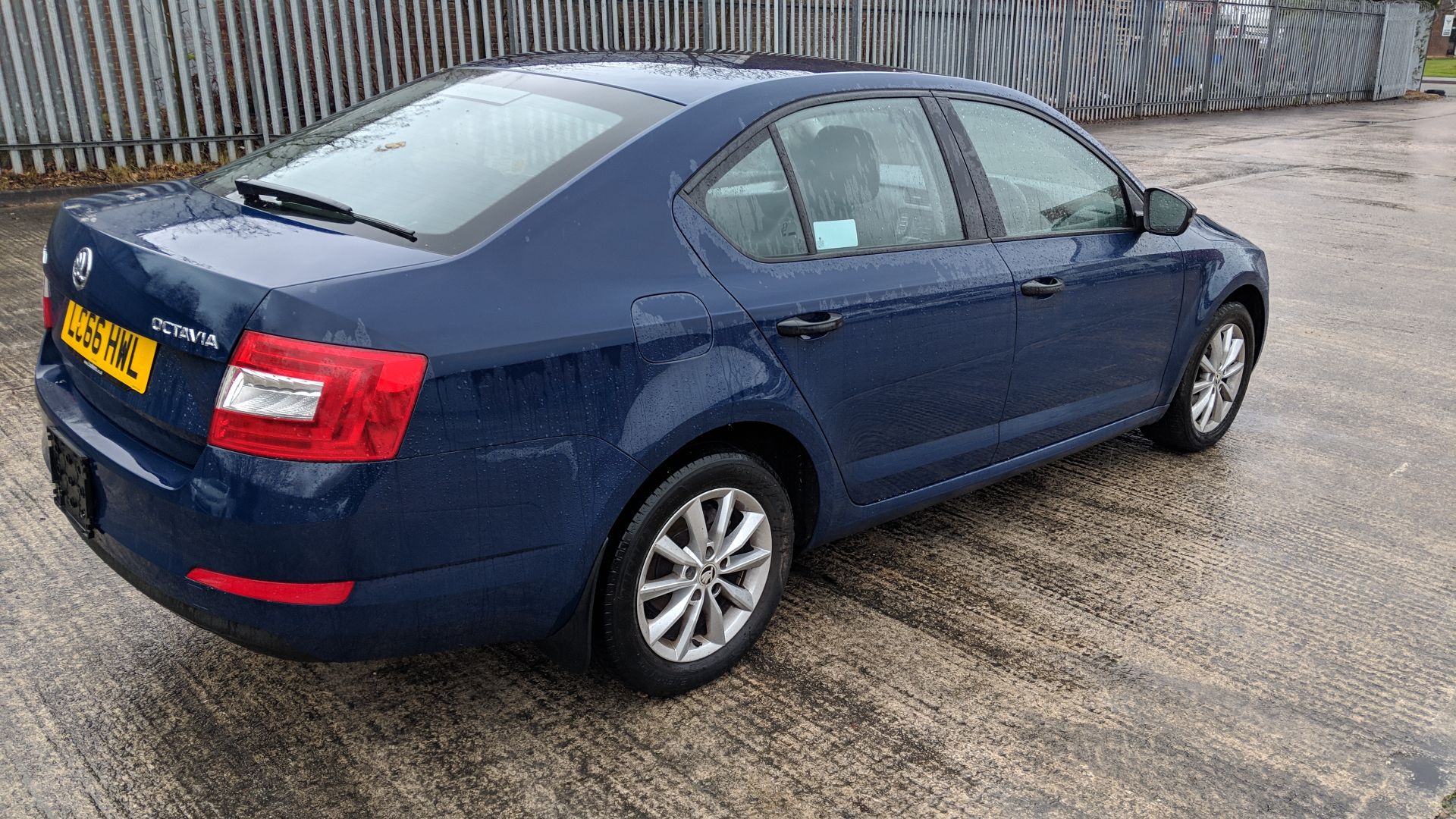 LC66 HWL Skoda Octavia S TDI S-A 1598cc diesel engine. Colour: Blue. First registered: 06.02.17. - Image 3 of 47