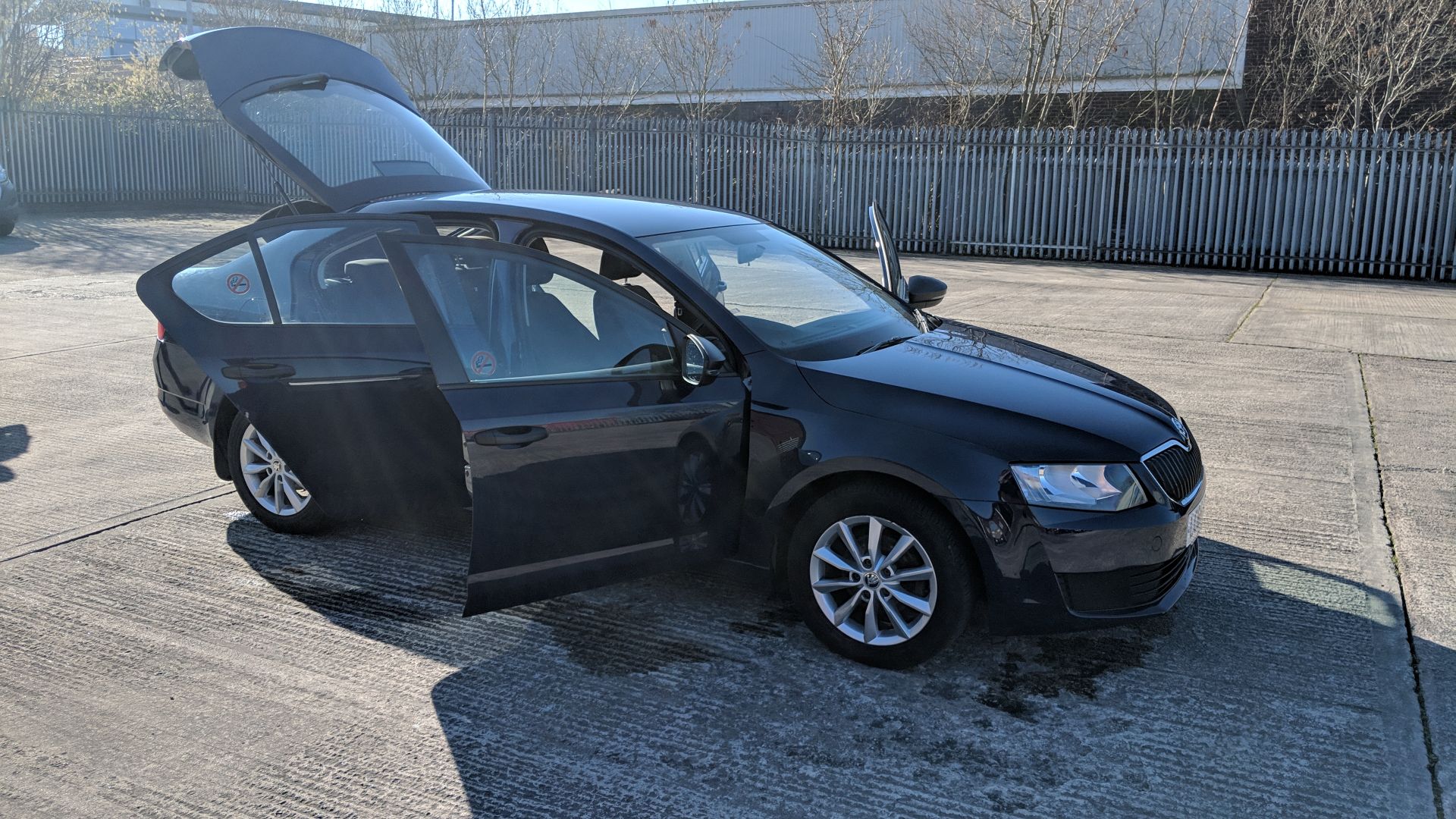 LC66 HWM Skoda Octavia S TDI S-A 1598cc diesel engine. Colour: Blue. First registered: 06.02.17. - Image 3 of 58