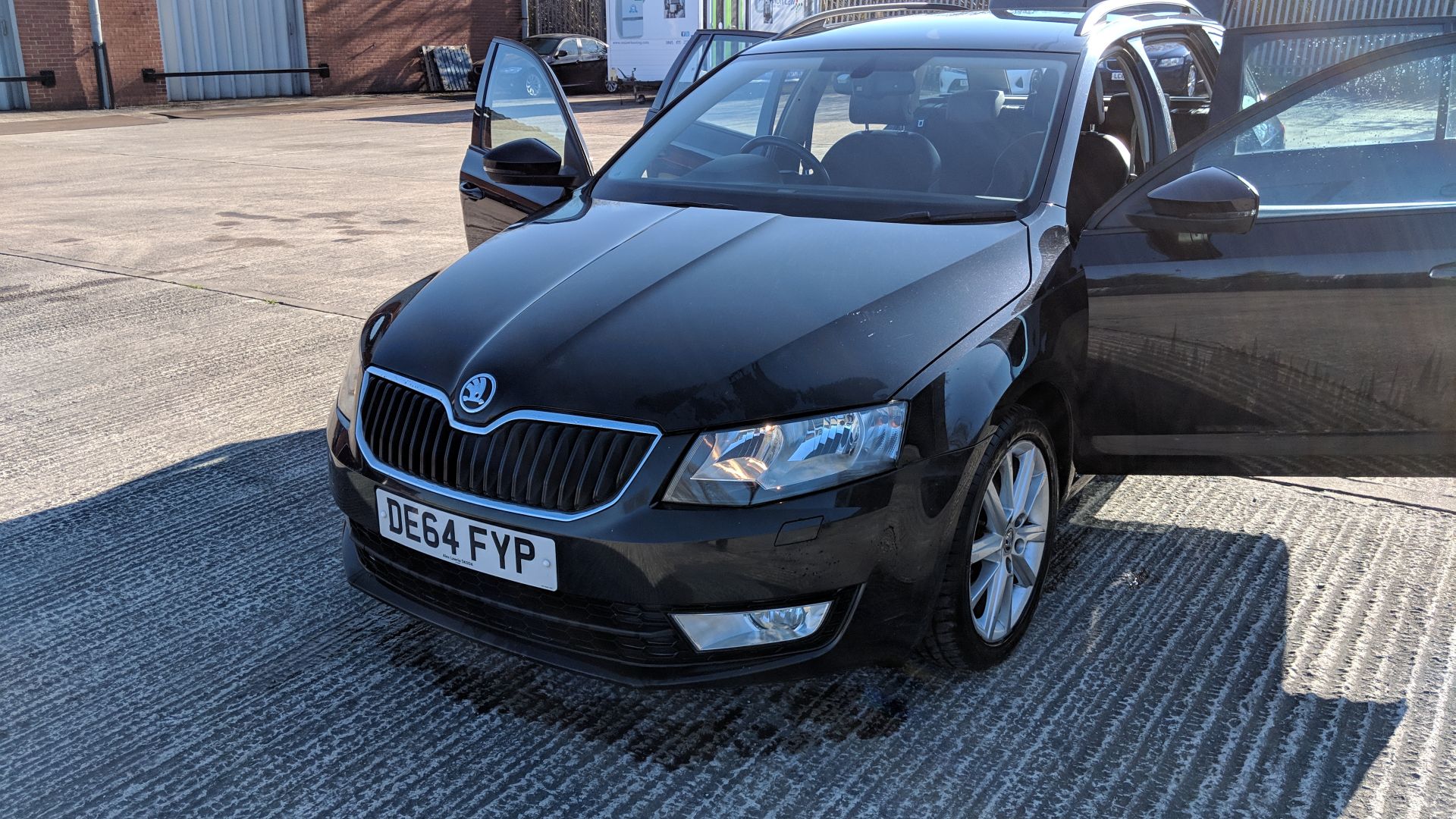 DE64 FYP Skoda Octavia Elegance TDI CR S-A Estate 1968cc diesel engine. Colour: Black. - Image 29 of 67