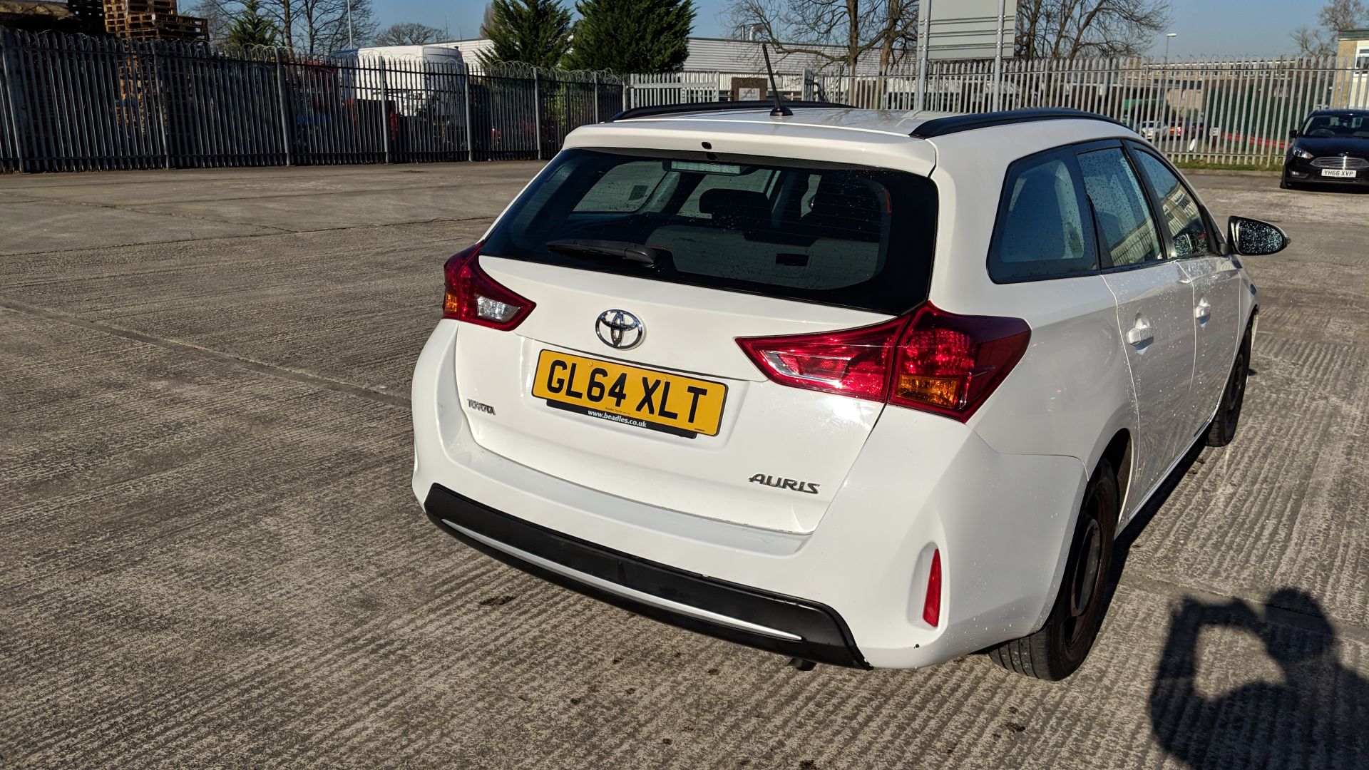 GL64 XLT Toyota Auris Active D4-D Estate 1364cc diesel engine. Colour: White. - Image 9 of 45