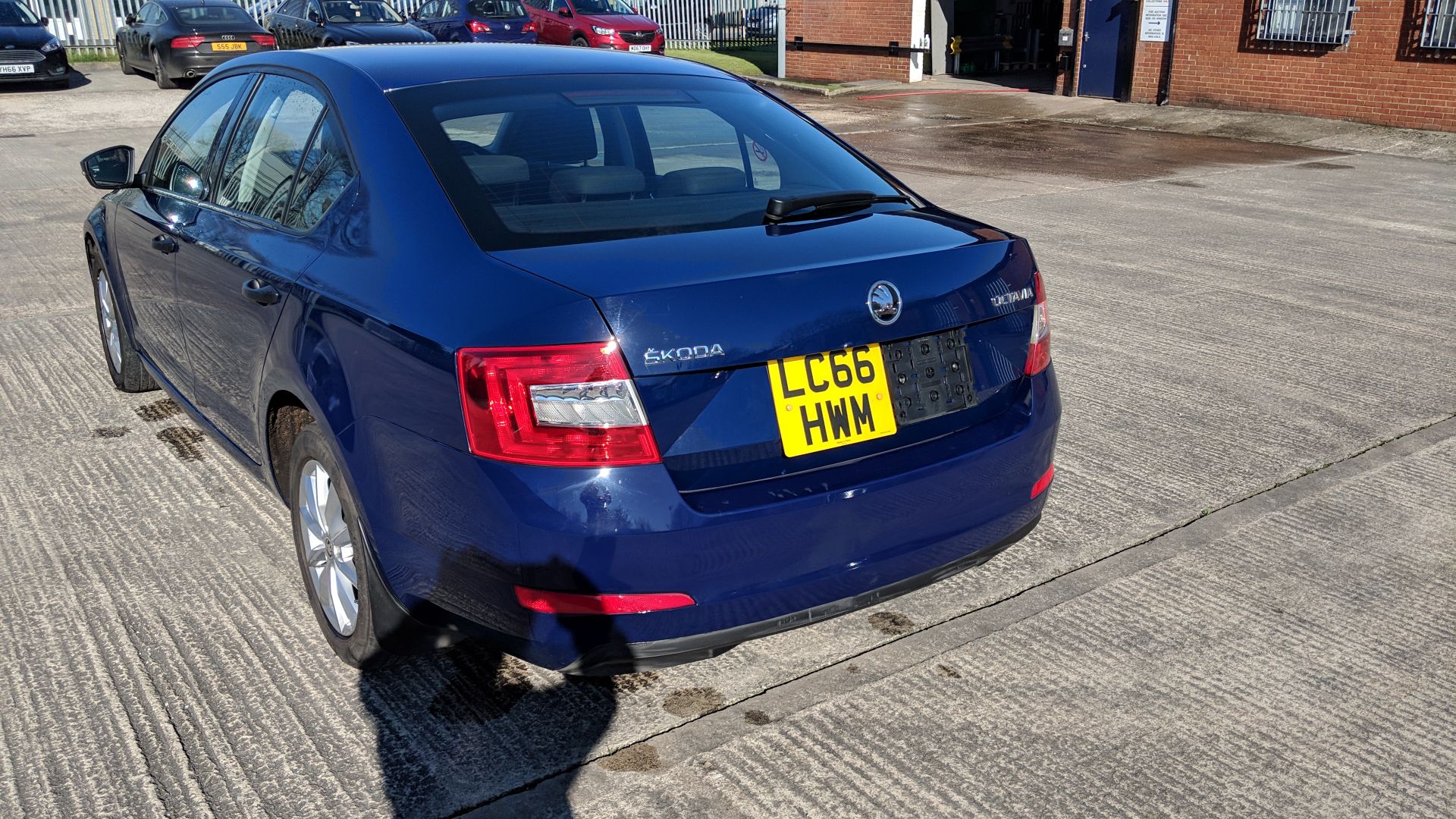 LC66 HWM Skoda Octavia S TDI S-A 1598cc diesel engine. Colour: Blue. First registered: 06.02.17. - Image 50 of 58