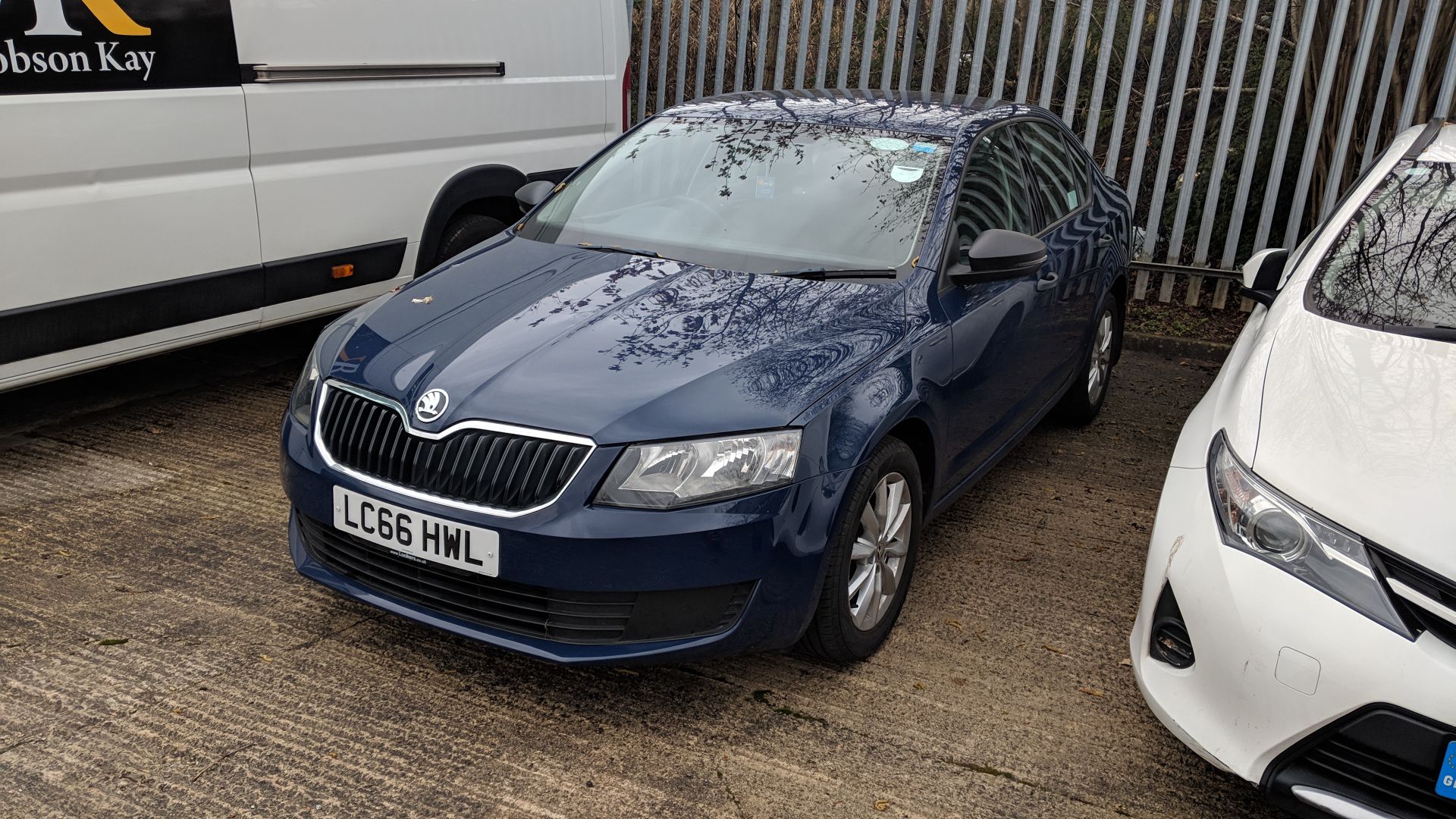 LC66 HWL Skoda Octavia S TDI S-A 1598cc diesel engine. Colour: Blue. First registered: 06.02.17. - Image 18 of 47