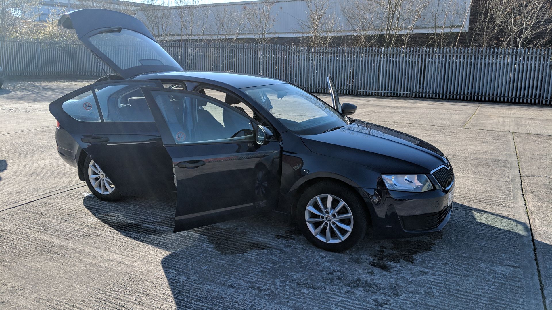 LC66 HWM Skoda Octavia S TDI S-A 1598cc diesel engine. Colour: Blue. First registered: 06.02.17. - Image 4 of 58