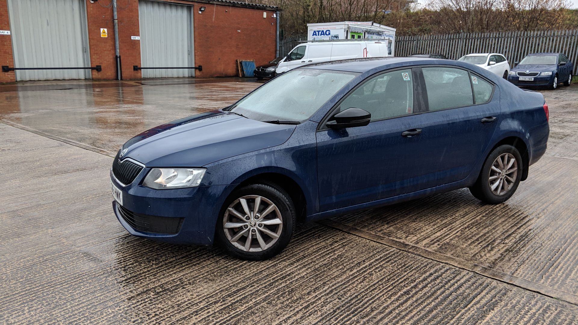 LC66 HWK Skoda Octavia S TDI S-A 1598cc diesel engine. Colour: Blue. First registered: 06.02.17. - Image 49 of 55