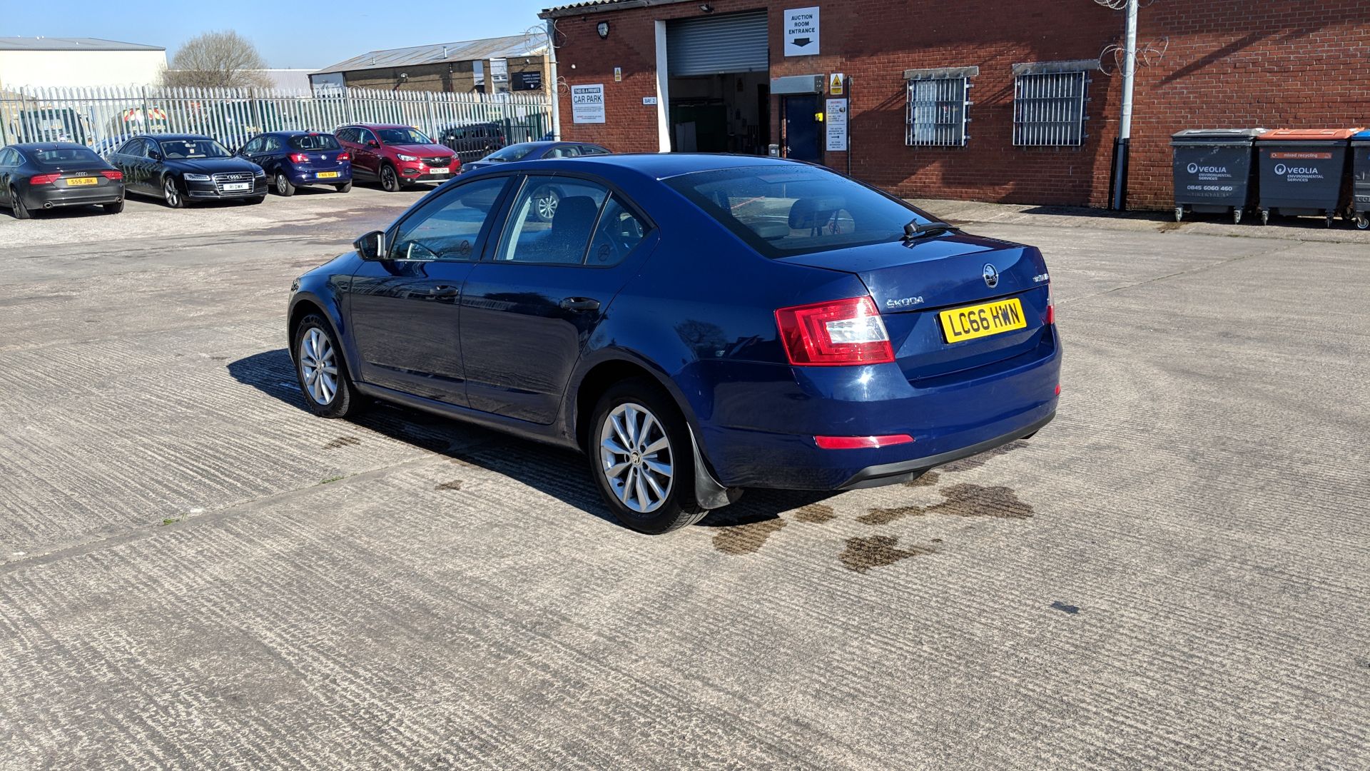 LC66 HWN Skoda Octavia S TDI S-A 1598cc diesel engine. Colour: Blue. First registered: 06.02.17. - Image 7 of 55