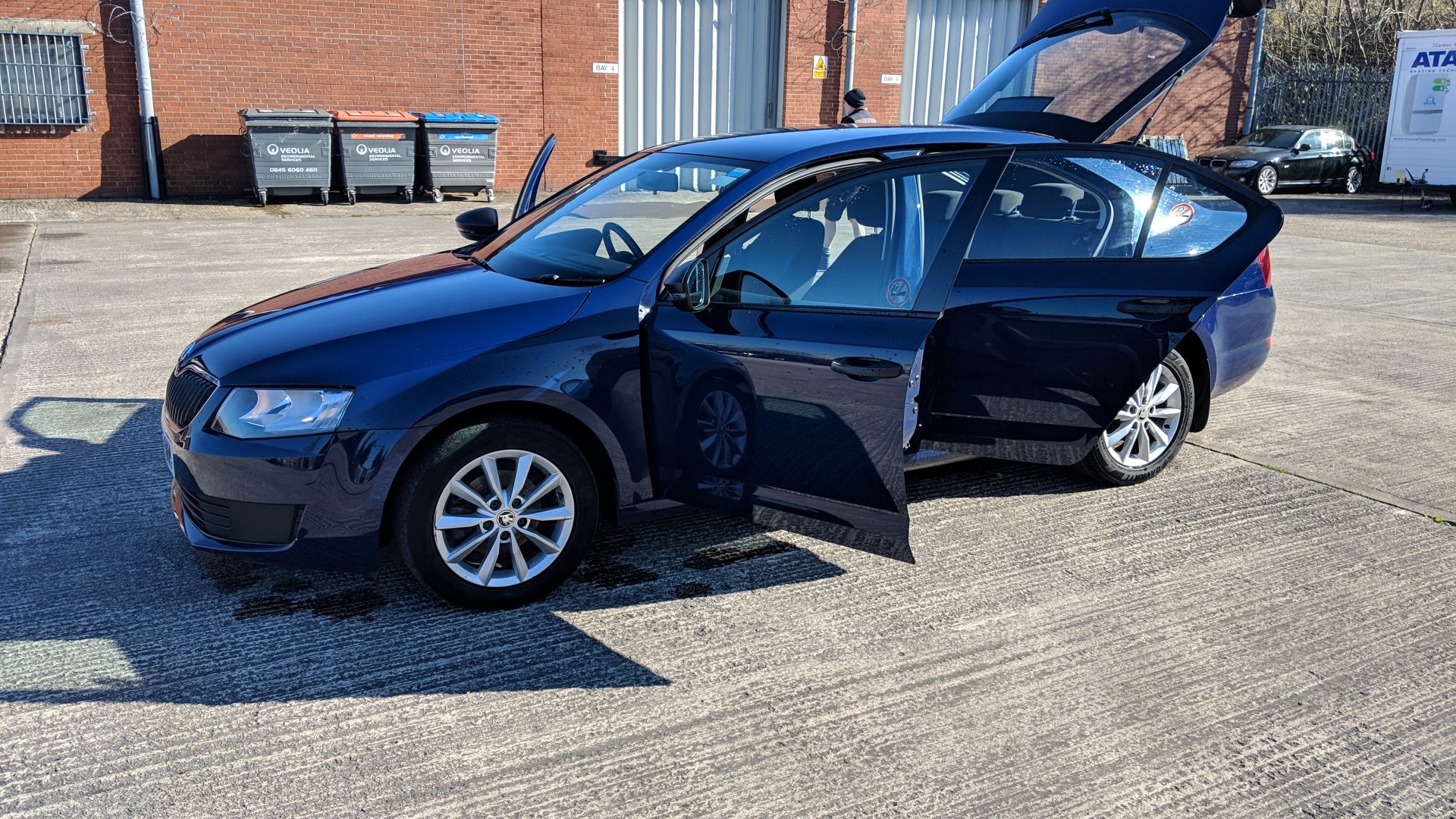 LC66 HWM Skoda Octavia S TDI S-A 1598cc diesel engine. Colour: Blue. First registered: 06.02.17. - Image 6 of 58