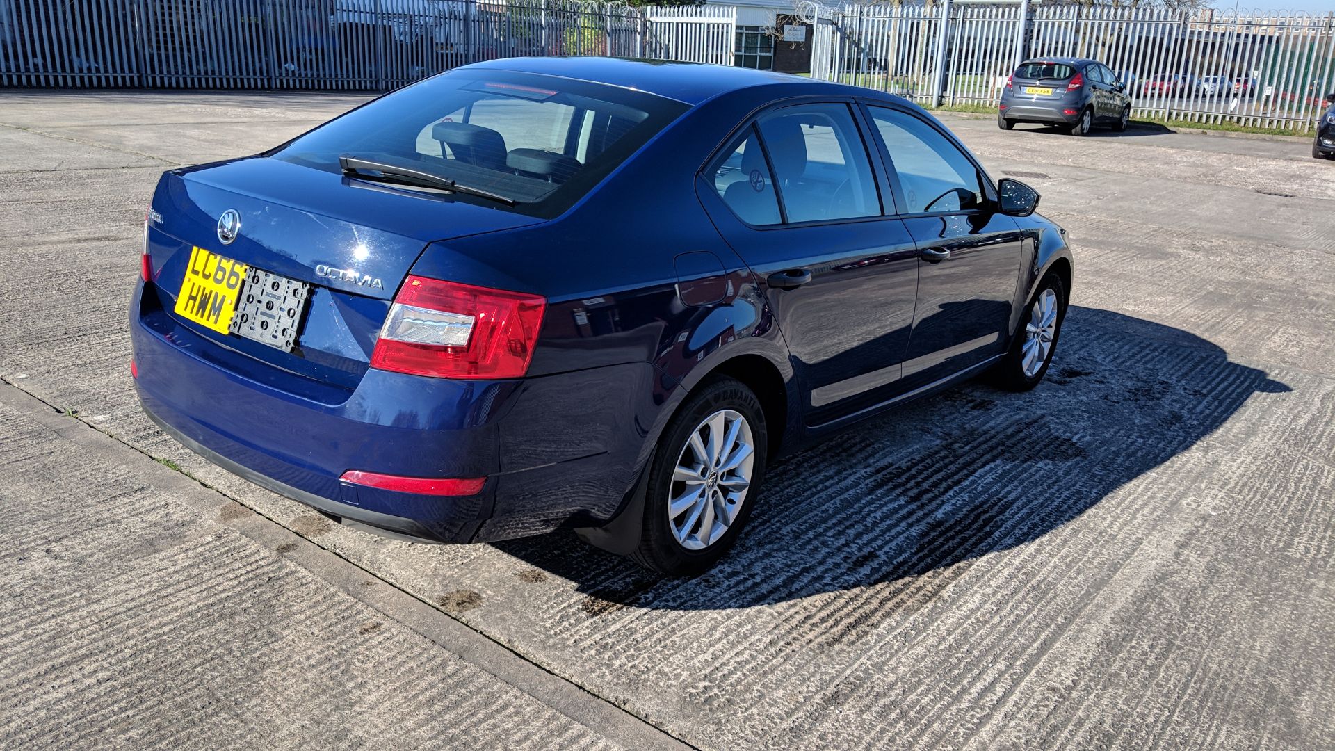 LC66 HWM Skoda Octavia S TDI S-A 1598cc diesel engine. Colour: Blue. First registered: 06.02.17. - Image 33 of 58