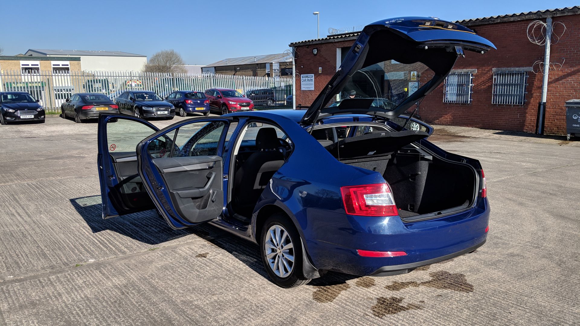 LC66 HWN Skoda Octavia S TDI S-A 1598cc diesel engine. Colour: Blue. First registered: 06.02.17. - Image 20 of 55