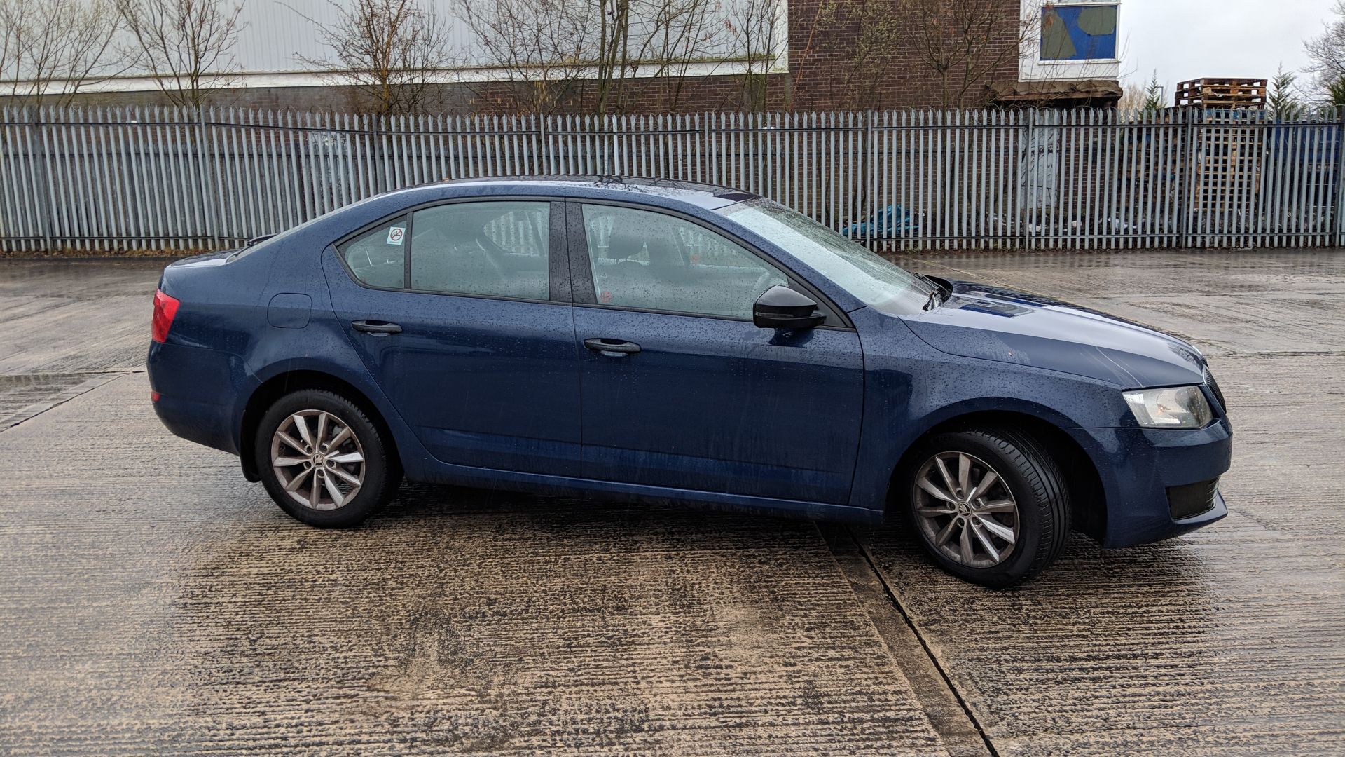 LC66 HWK Skoda Octavia S TDI S-A 1598cc diesel engine. Colour: Blue. First registered: 06.02.17. - Image 6 of 55