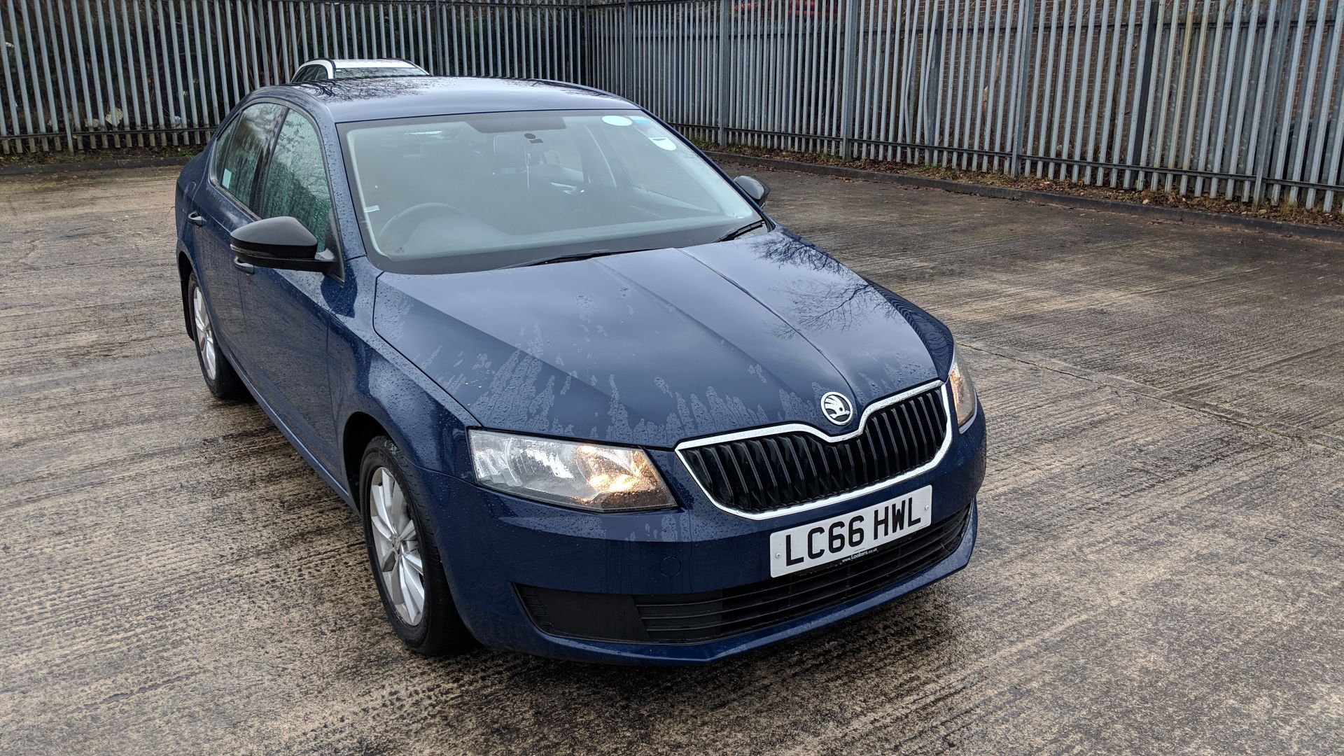 LC66 HWL Skoda Octavia S TDI S-A 1598cc diesel engine. Colour: Blue. First registered: 06.02.17. - Image 5 of 47