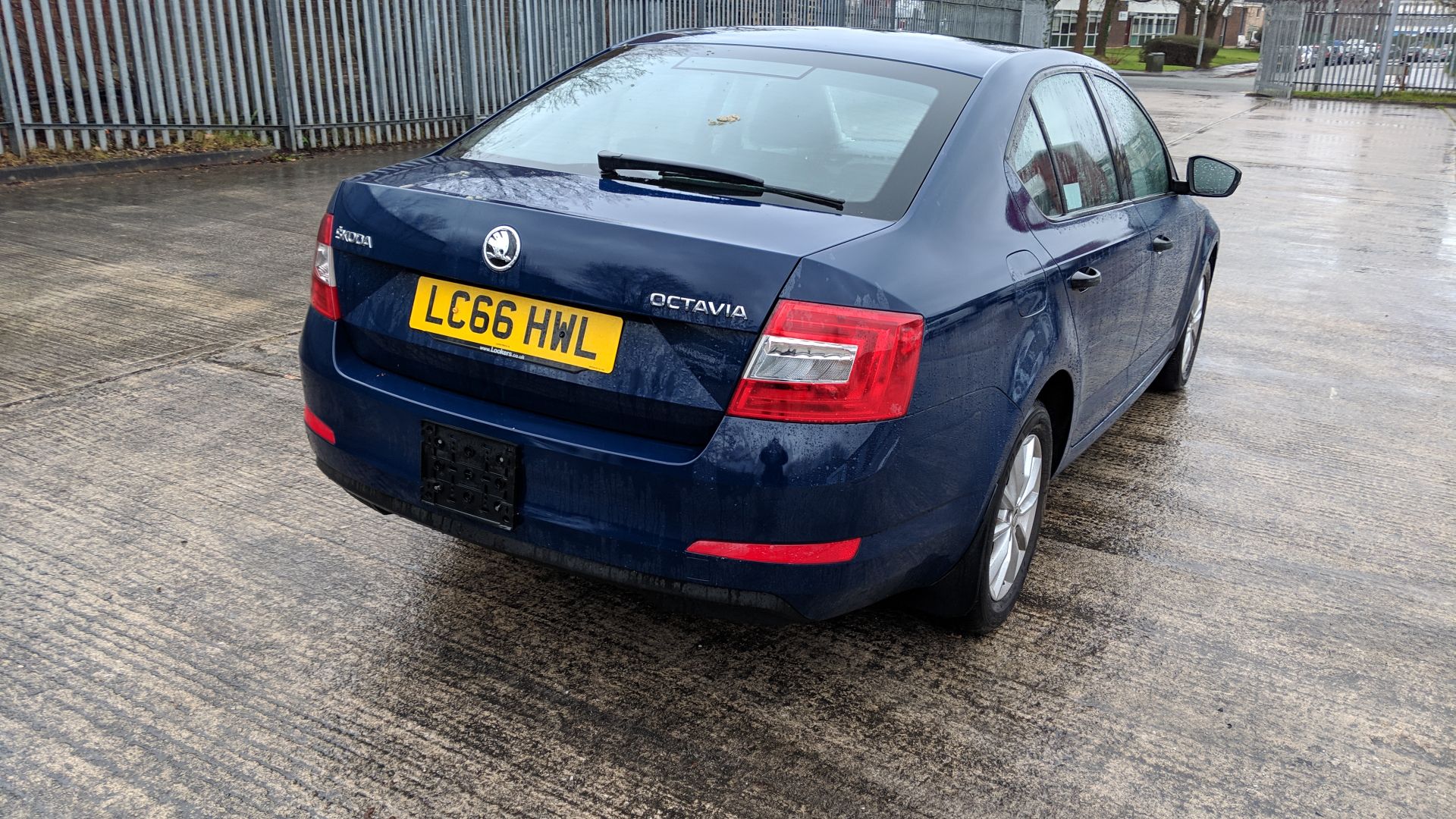 LC66 HWL Skoda Octavia S TDI S-A 1598cc diesel engine. Colour: Blue. First registered: 06.02.17. - Image 42 of 47