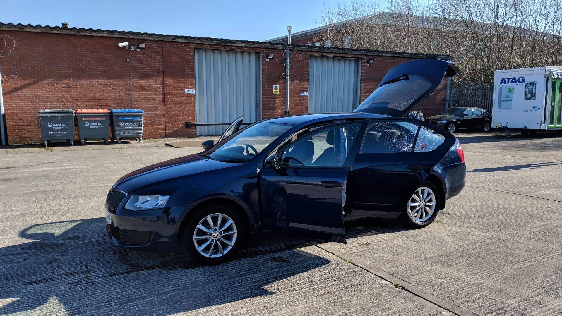 LC66 HWN Skoda Octavia S TDI S-A 1598cc diesel engine. Colour: Blue. First registered: 06.02.17. - Image 21 of 55