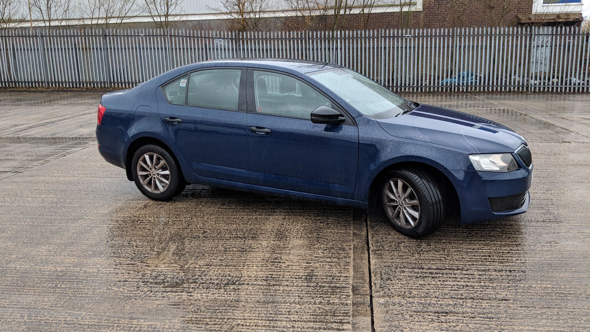 LC66 HWK Skoda Octavia S TDI S-A 1598cc diesel engine. Colour: Blue. First registered: 06.02.17. - Image 54 of 55