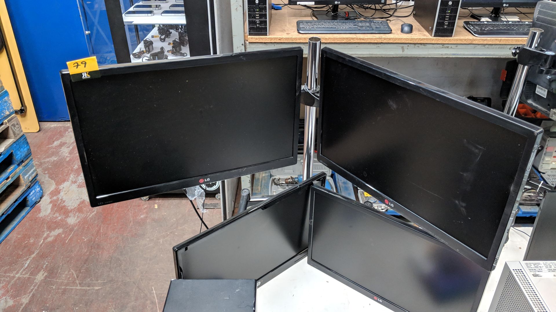 Quad monitor system comprising desk clamp/stand & 4 off assorted 22" widescreen monitors - Image 2 of 10
