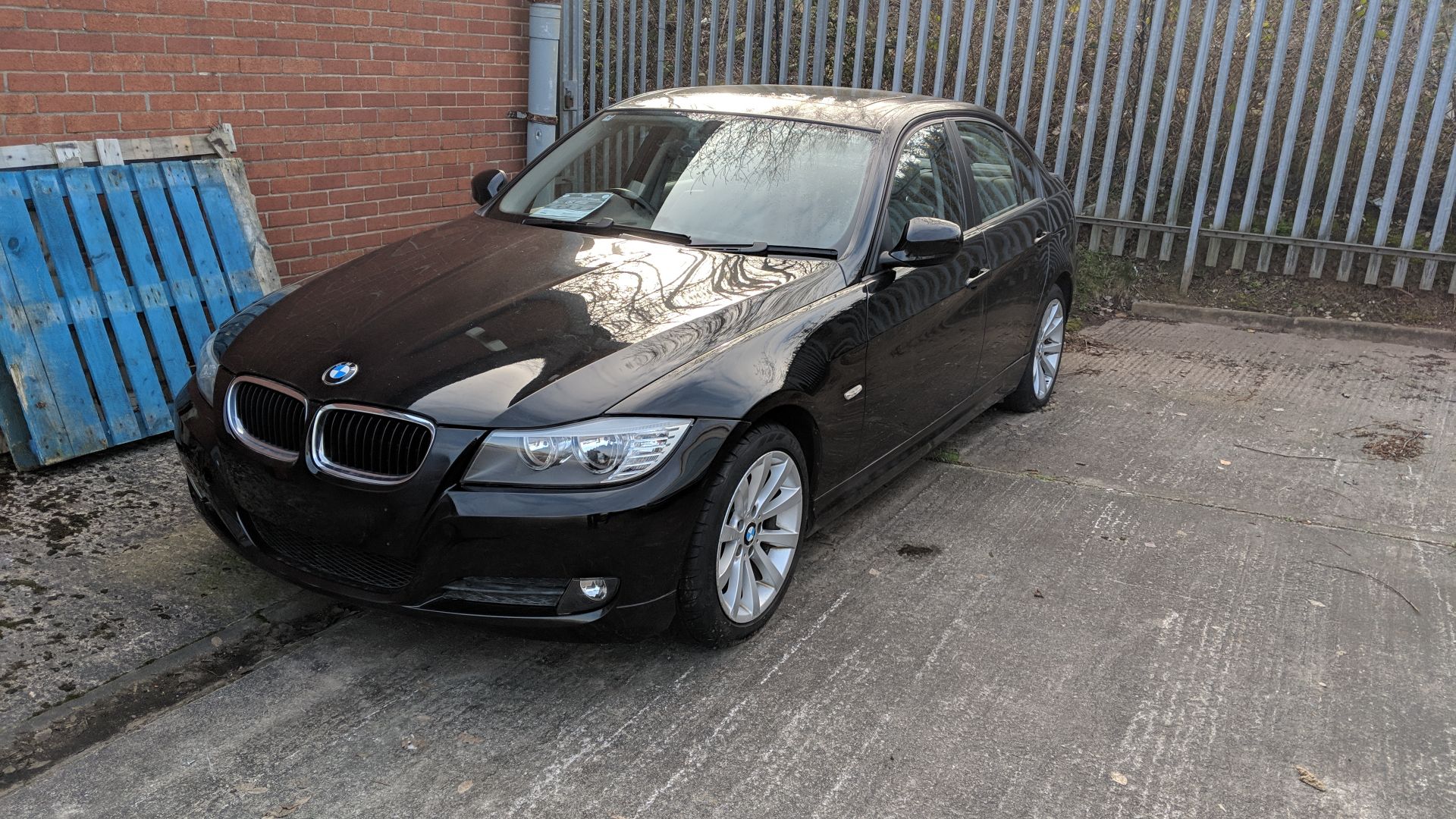 MJ09 CEO BMW 318i SE Auto 1995cc petrol engine. Colour: Black. First registered: 09.06.09. Total - Image 28 of 32