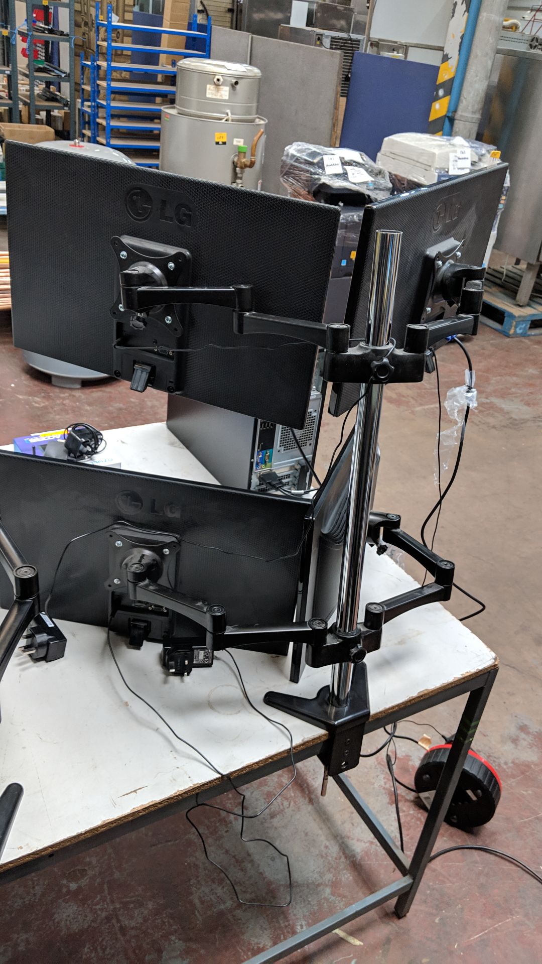 Quad monitor system comprising desk clamp/stand & 4 off assorted 22" widescreen monitors - Image 9 of 10
