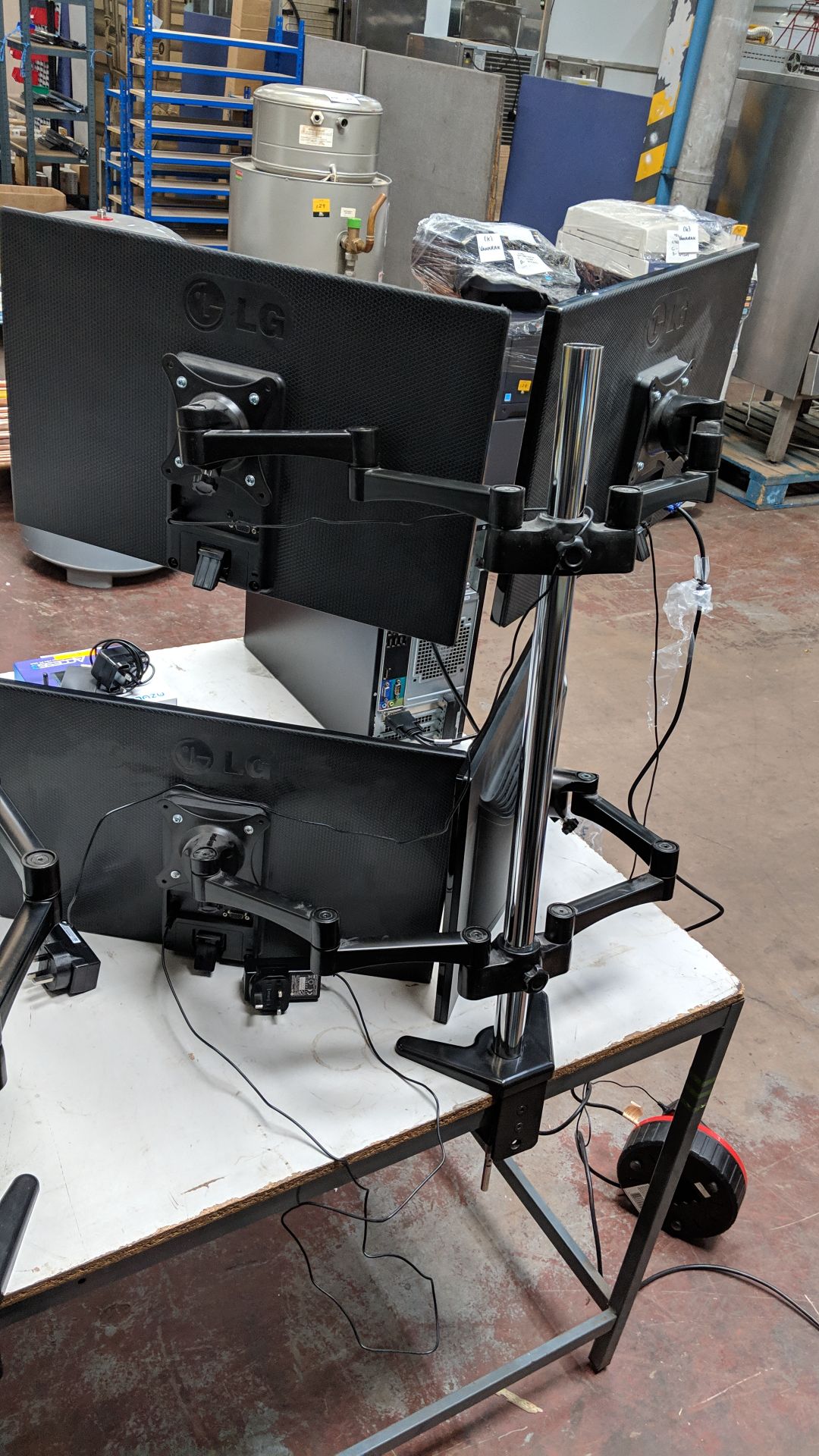 Quad monitor system comprising desk clamp/stand & 4 off assorted 22" widescreen monitors - Image 10 of 10