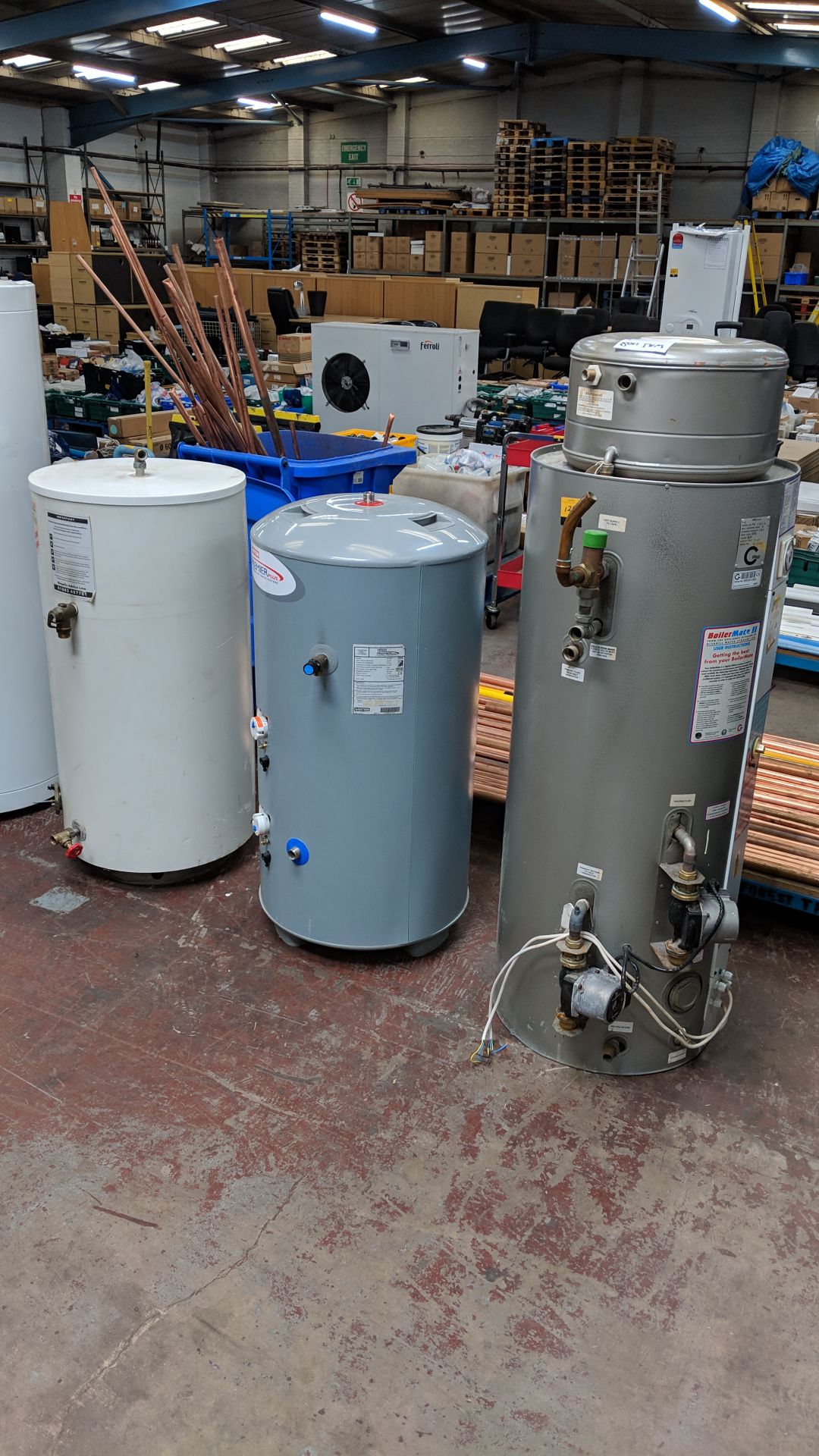 Boilermate II model FE/20L plus 2 off smaller hot water tanks - Image 2 of 18