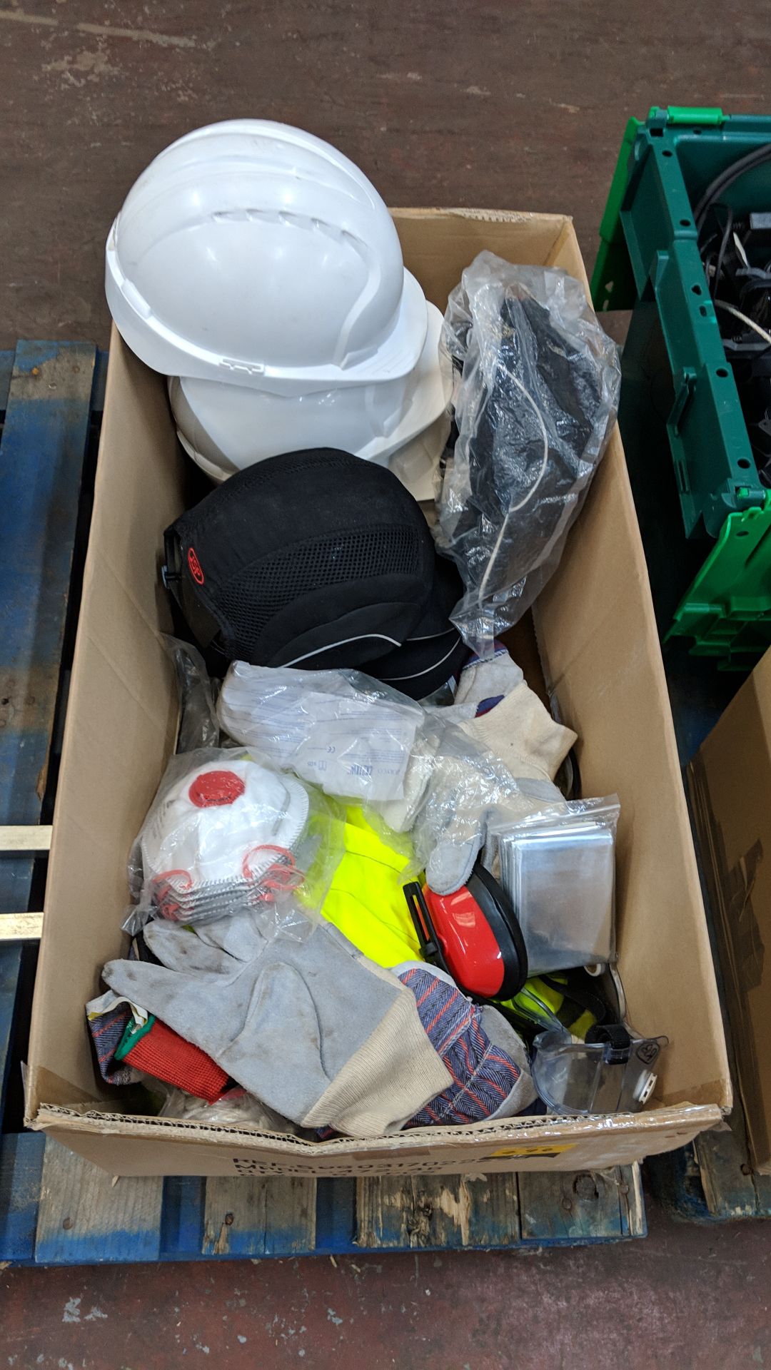 Box of assorted PPE equipment including hard hats, gloves, respiratory items, hard caps & more - Image 4 of 6