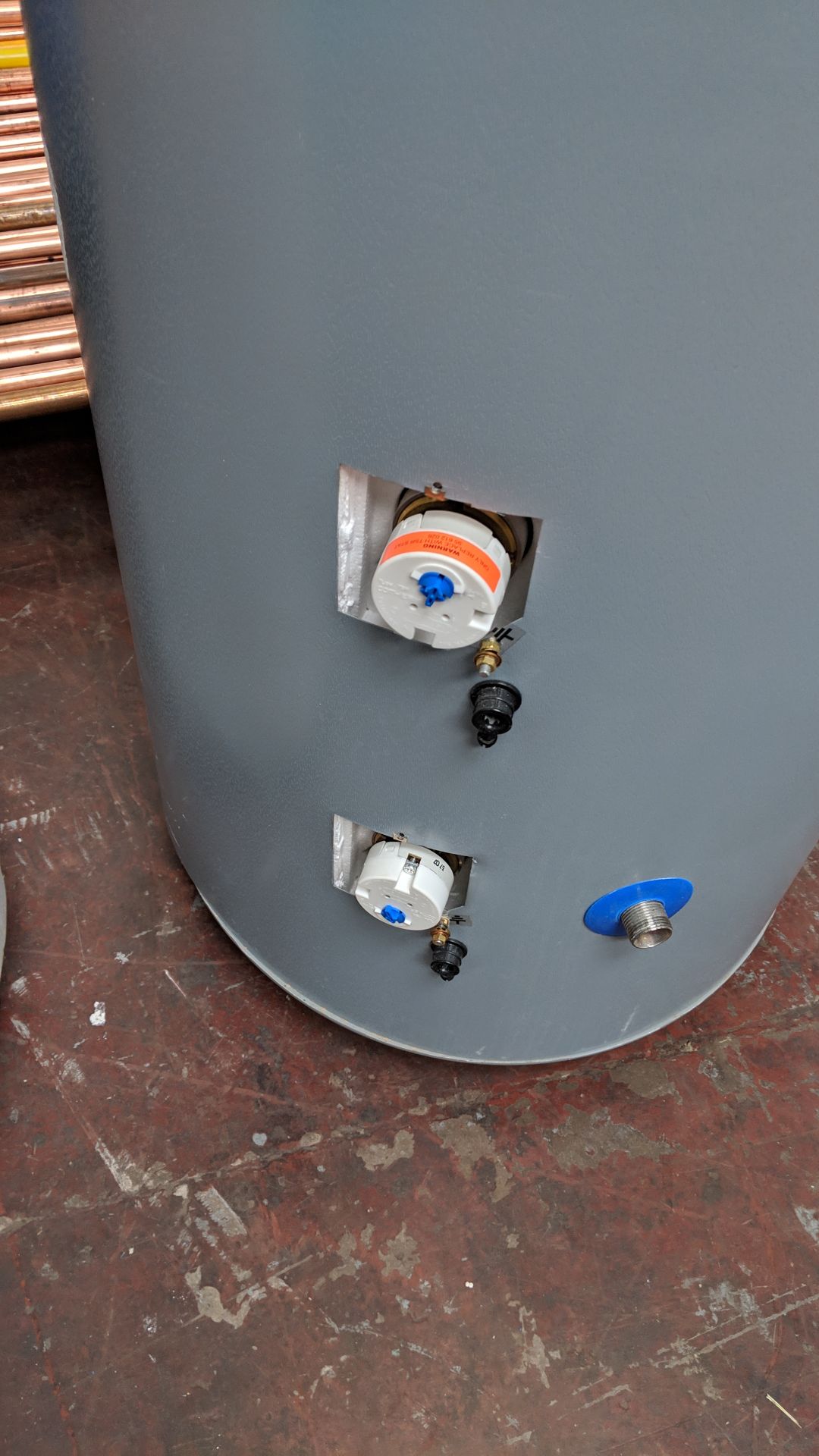 Boilermate II model FE/20L plus 2 off smaller hot water tanks - Image 12 of 18