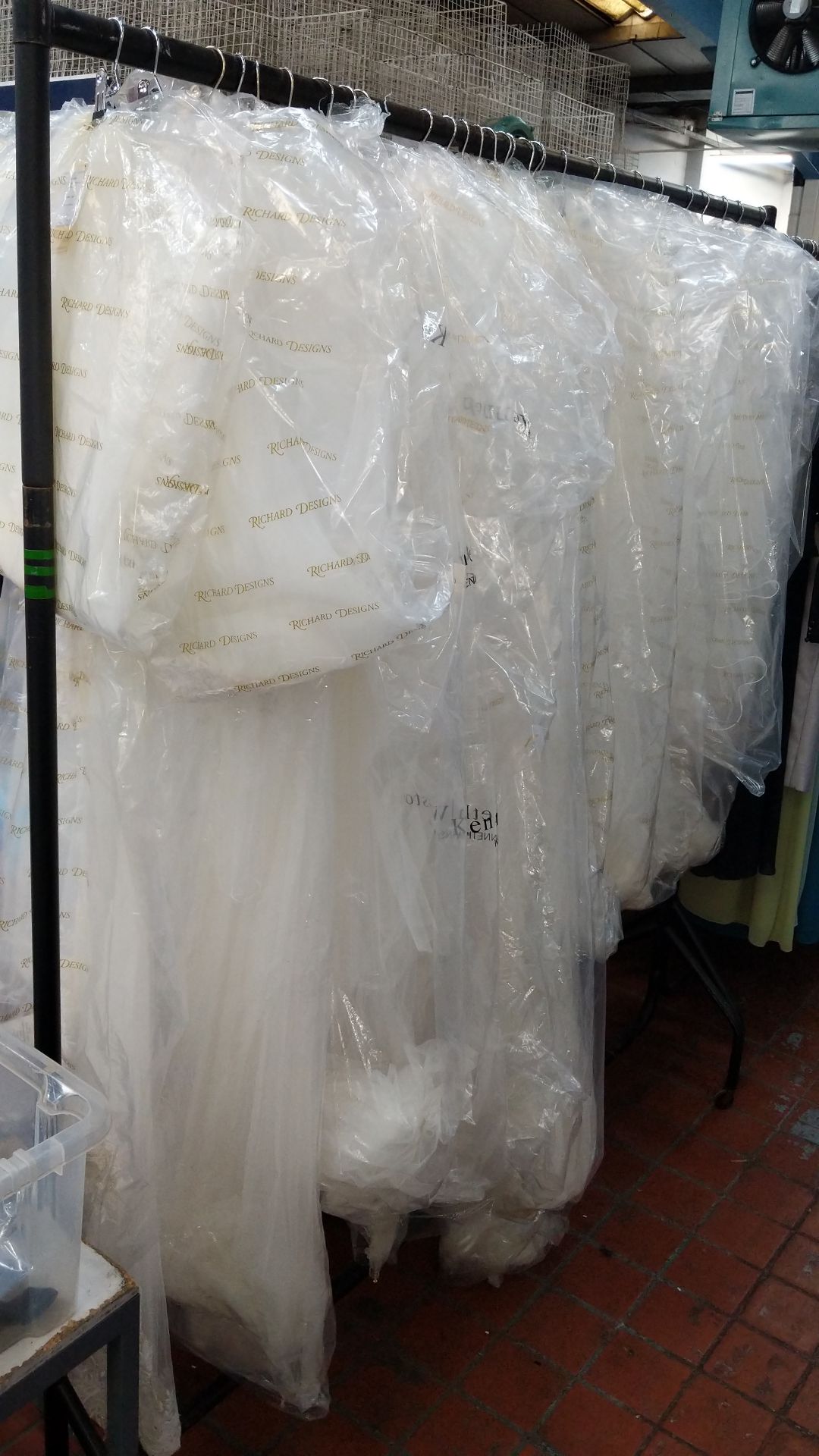 Approximately 29 assorted bridal veils IMPORTANT: Please remember goods successfully bid upon must