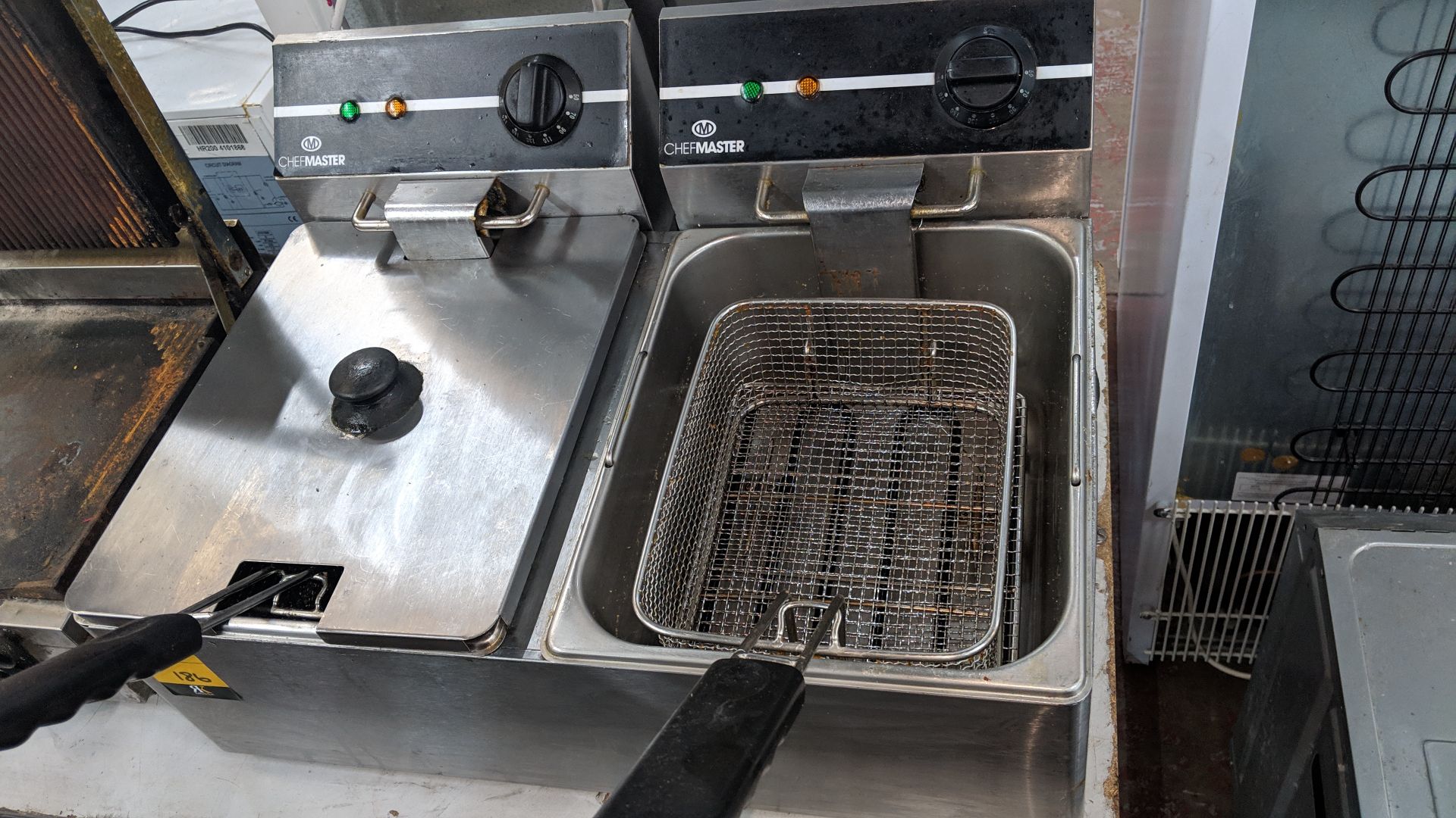 Chefmaster benchtop stainless steel twin deep fat fryer IMPORTANT: Please remember goods - Image 4 of 7