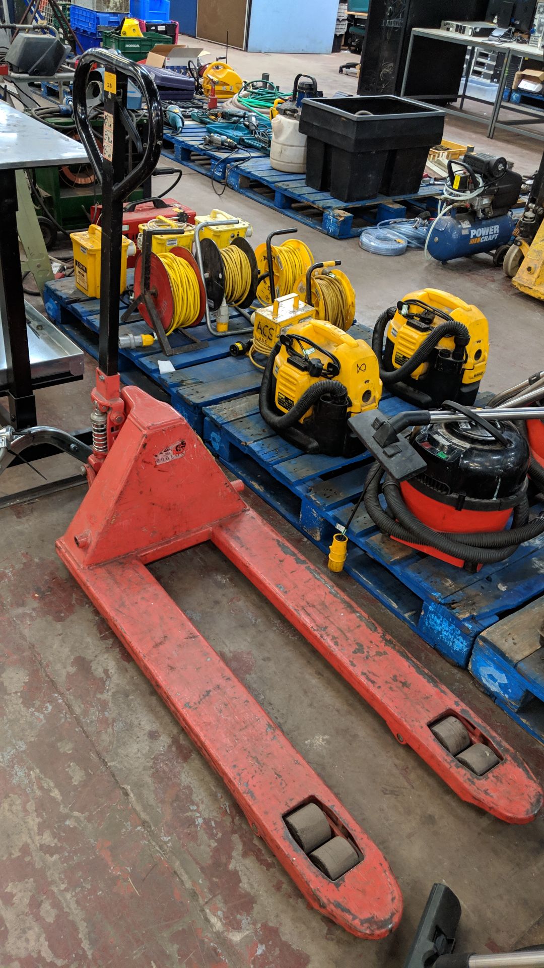 Euro pallet truck This lot is one of a number being sold on behalf the liquidator of an air