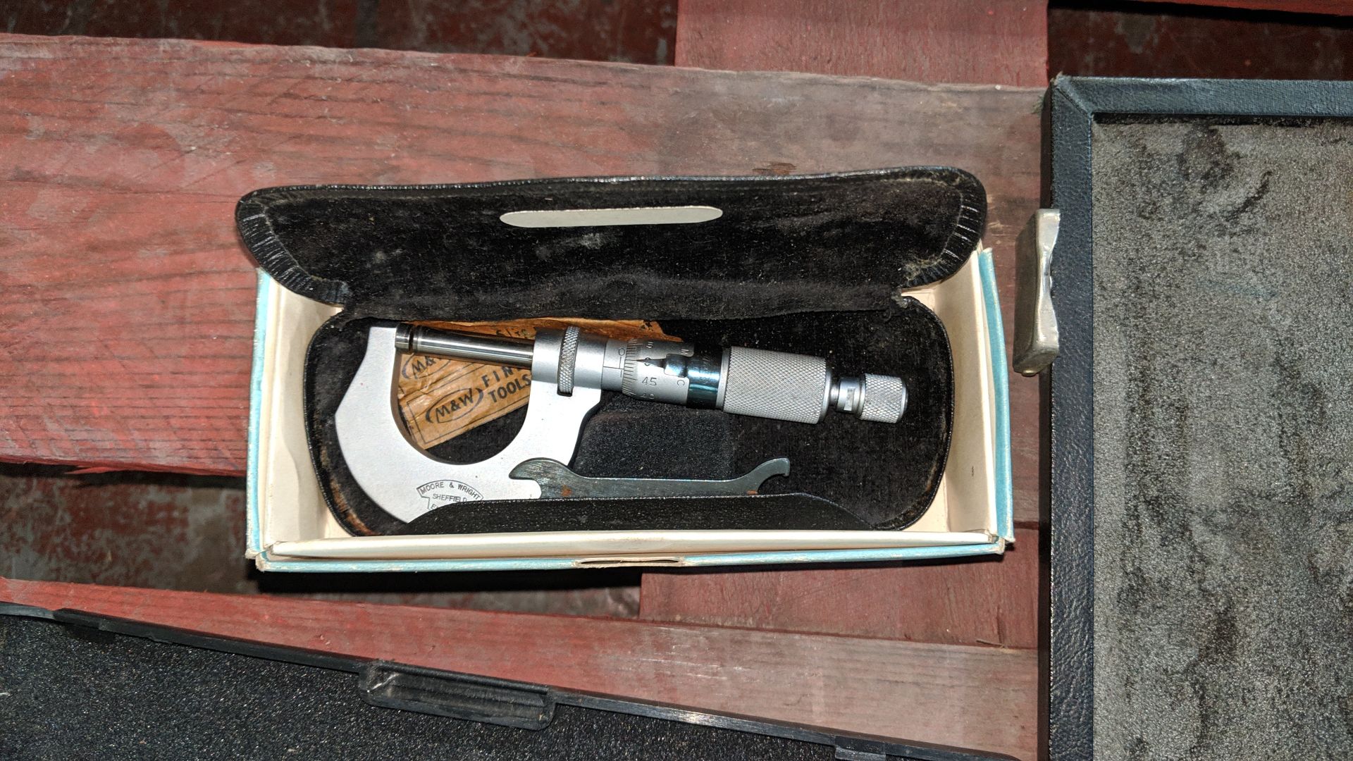 Quantity of assorted measuring equipment comprising small box of callipers plus 2 gauges and one - Image 4 of 5