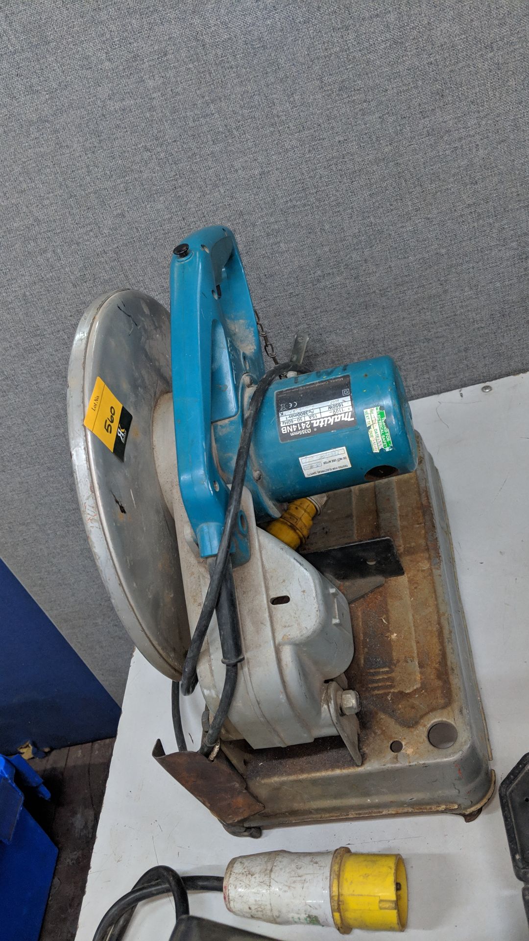 Makita 110v pull down chop saw model 2414NB This is one of a number of lots being sold on behalf - Image 3 of 5