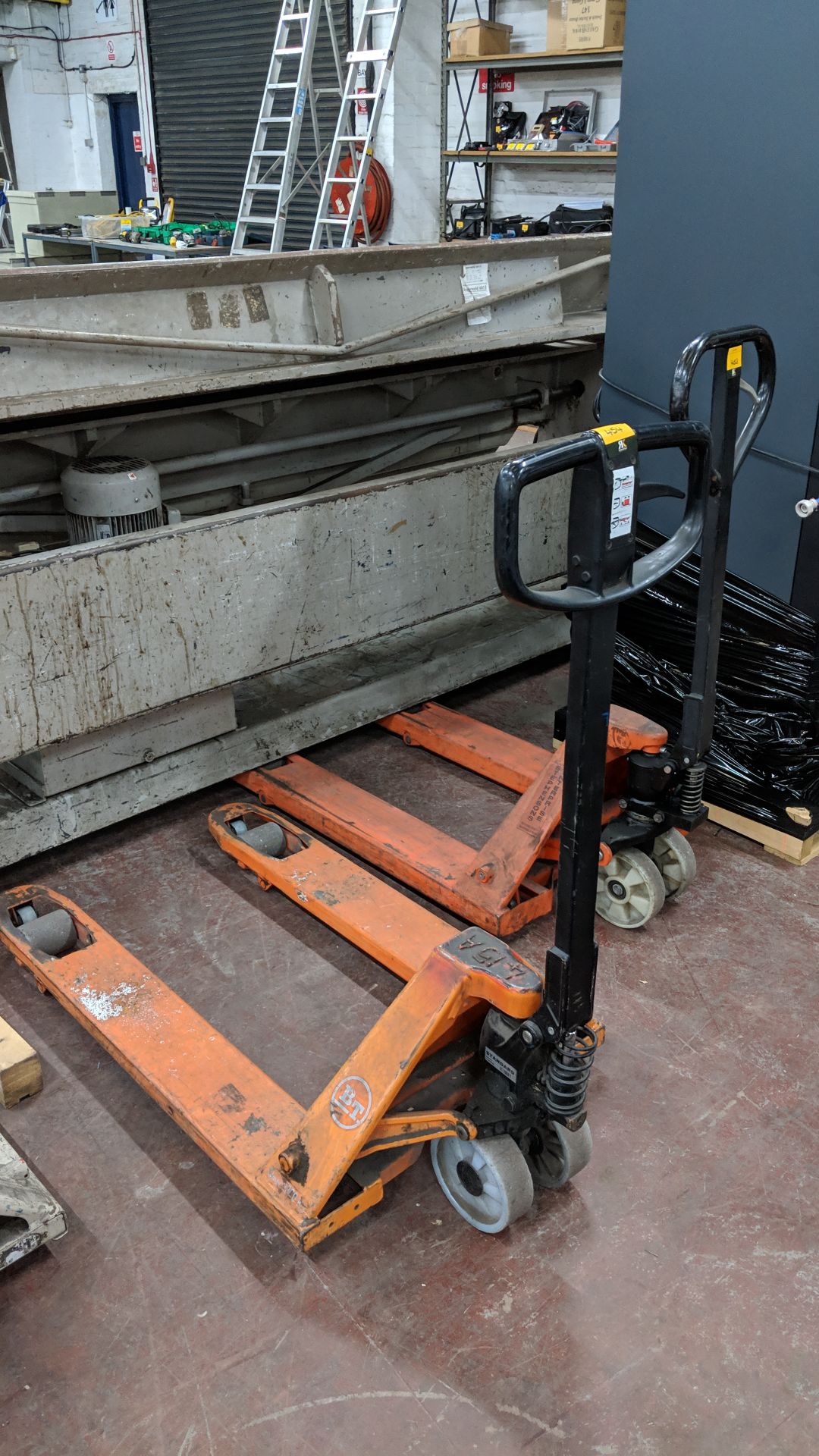 BT pallet truck This lot is one of a number being sold on behalf of the administrator of a secure - Image 2 of 3