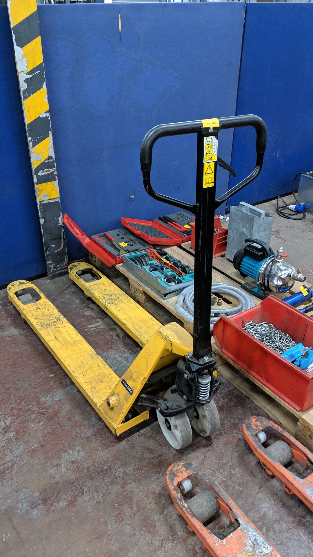 Euro pallet truck This lot is one of a number being sold on behalf of the administrator of a