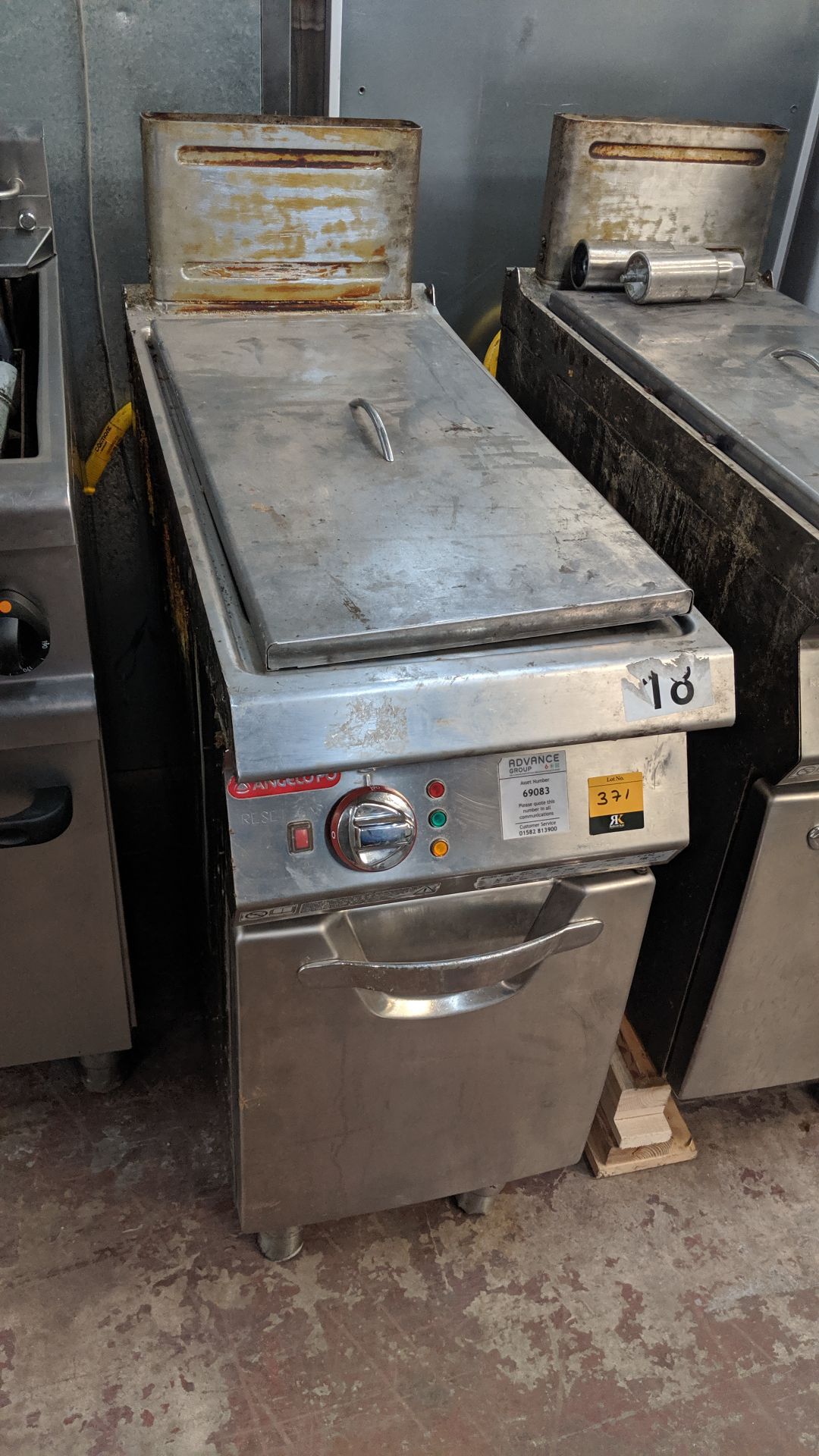 Angelo Po large/deep fryer model 091FR1L IMPORTANT: Please remember goods successfully bid upon must - Image 3 of 6