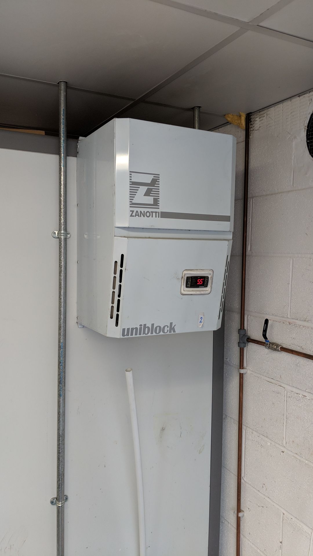 Walk-in cold room, including Uniblock Zanotti control panel/cooler. The pictures of the cold store - Image 8 of 18