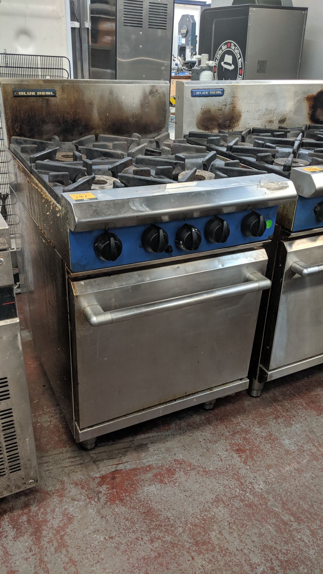 Blue Seal 4 ring gas oven - 9504DF IMPORTANT: Please remember goods successfully bid upon must be - Image 2 of 5