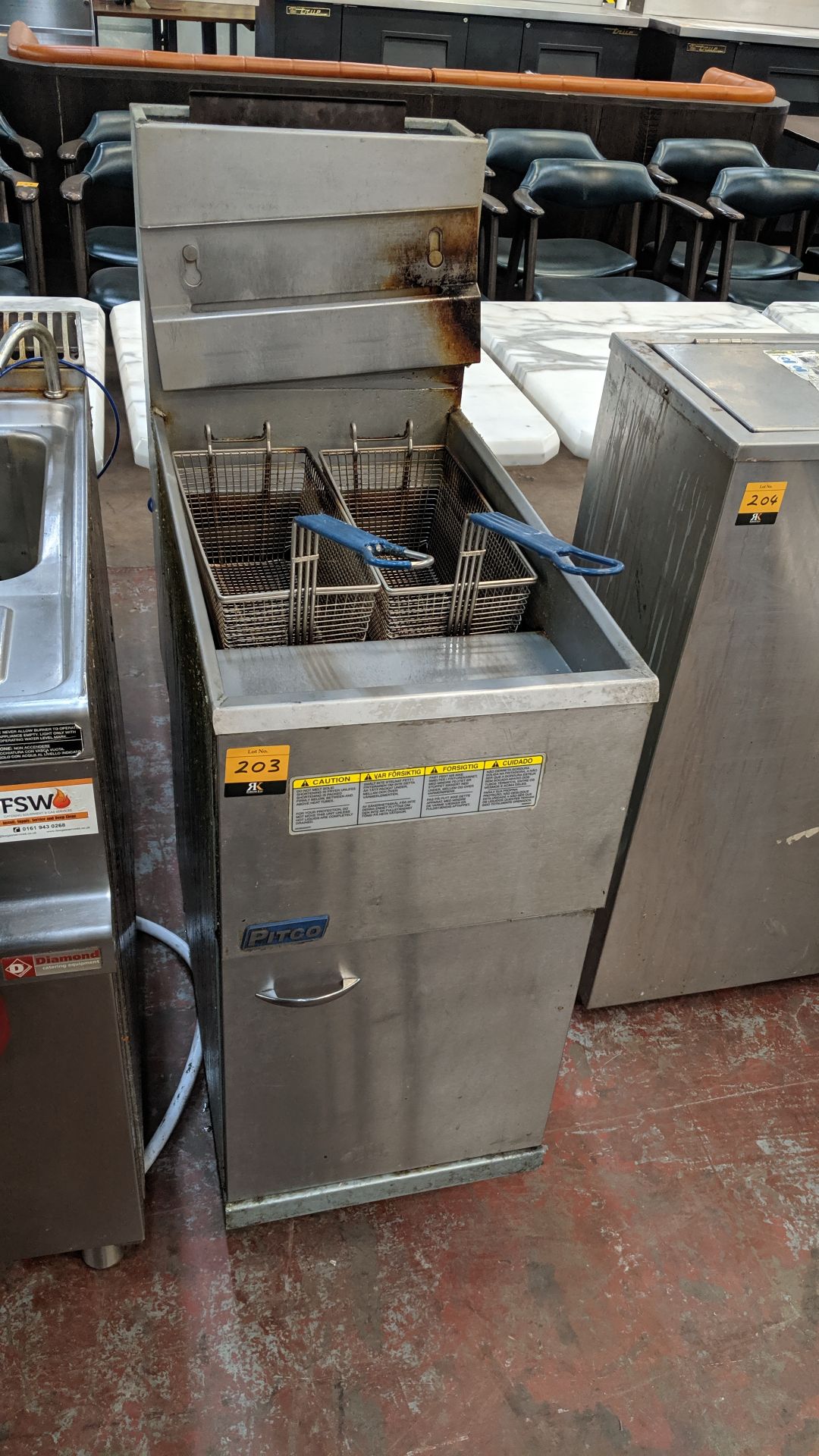 Pitco stainless steel floorstanding twin deep fat fryer, model 35c+ IMPORTANT: Please remember goods - Image 2 of 5