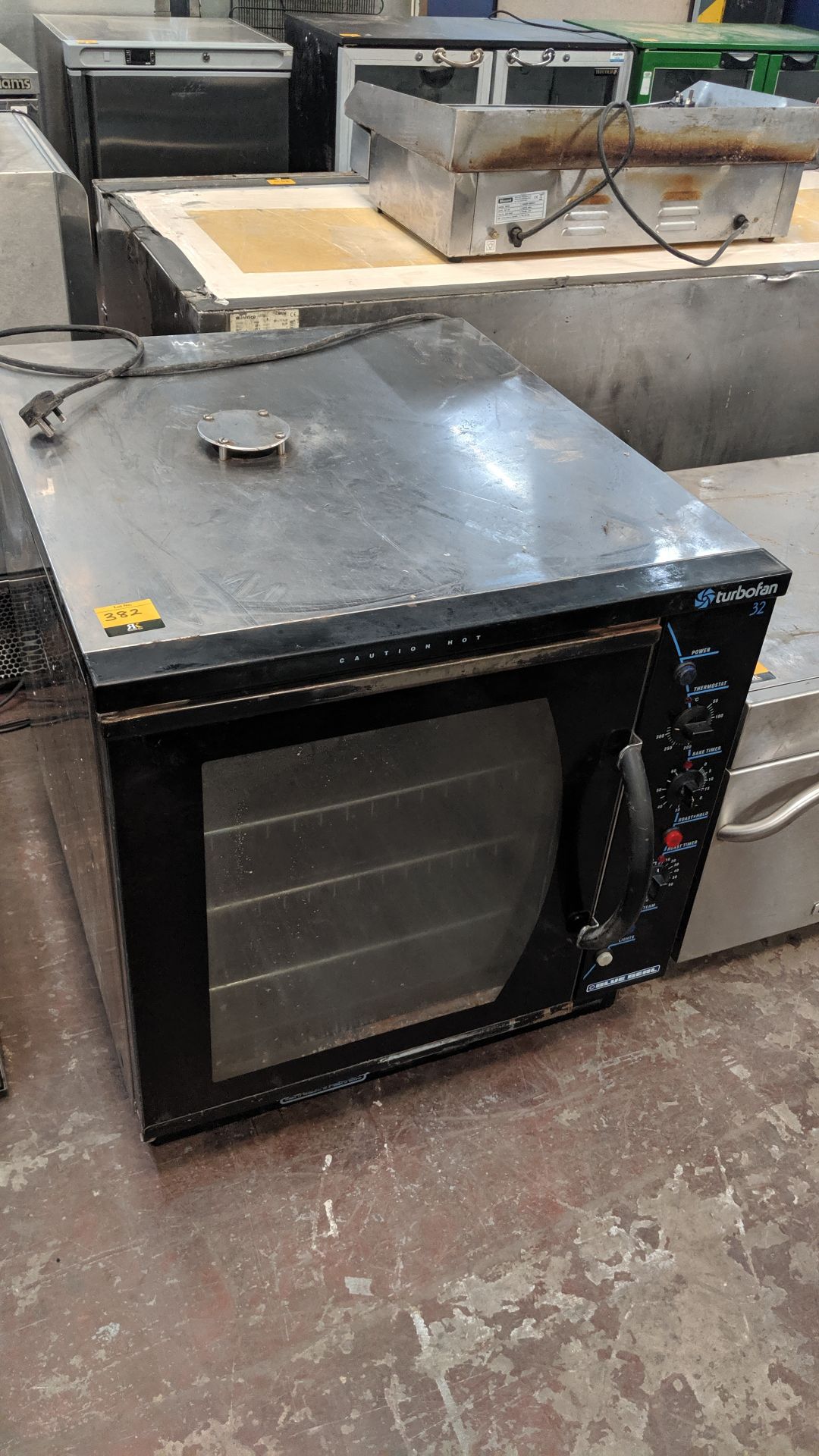 Blue Seal turbo fan 32 oven IMPORTANT: Please remember goods successfully bid upon must be paid - Image 2 of 5