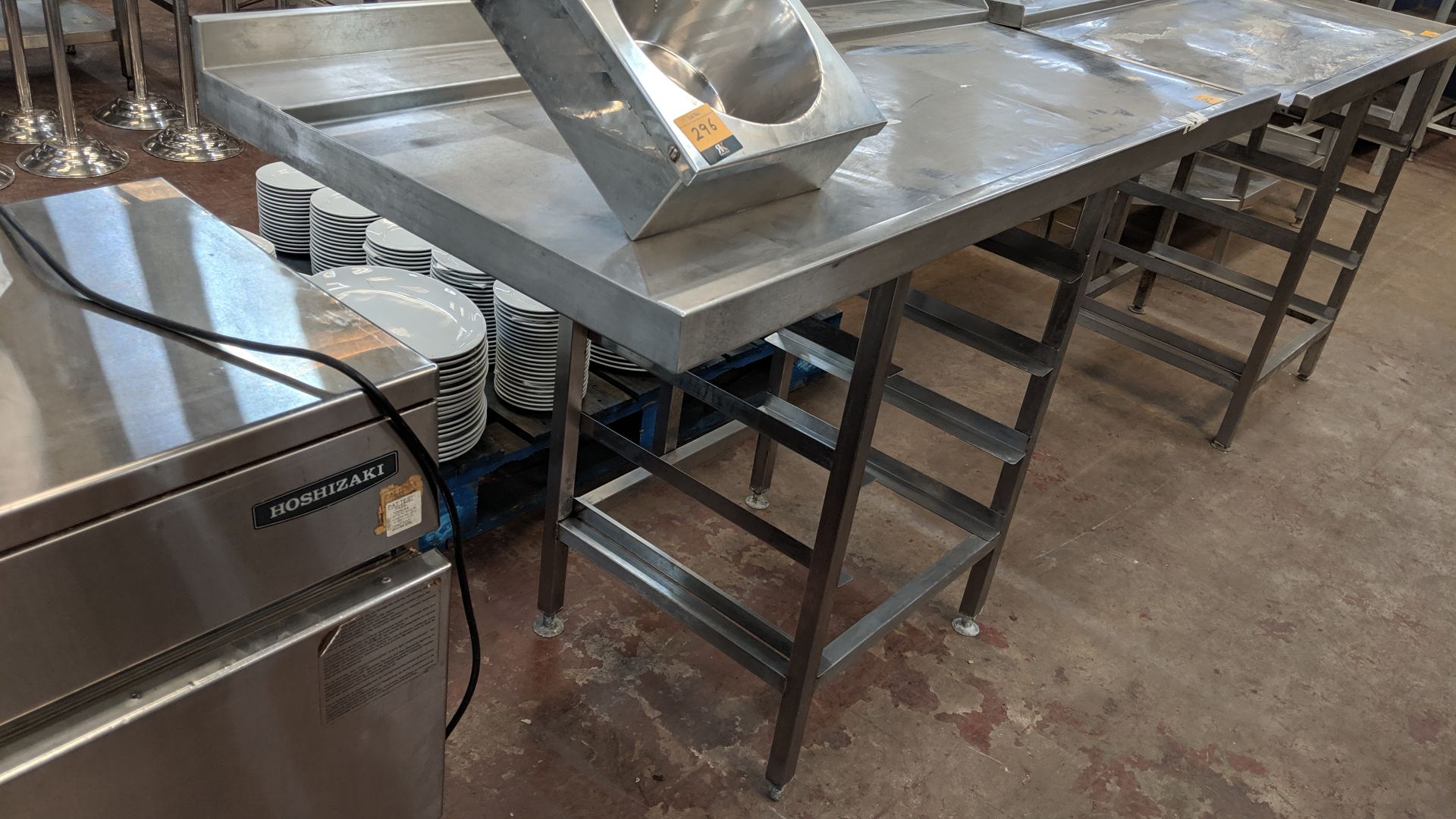 Stainless steel feeder table for use with commercial dishwasher, including tray store below - Image 2 of 3