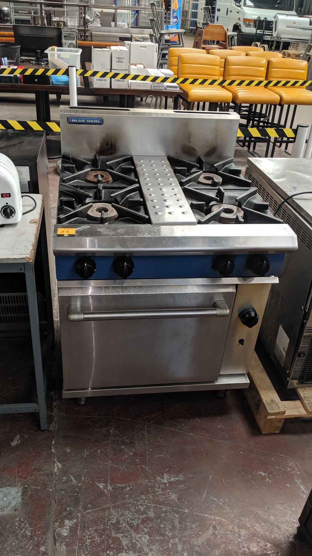 Blue Seal G505DF 4-ring gas oven IMPORTANT: Please remember goods successfully bid upon must be paid