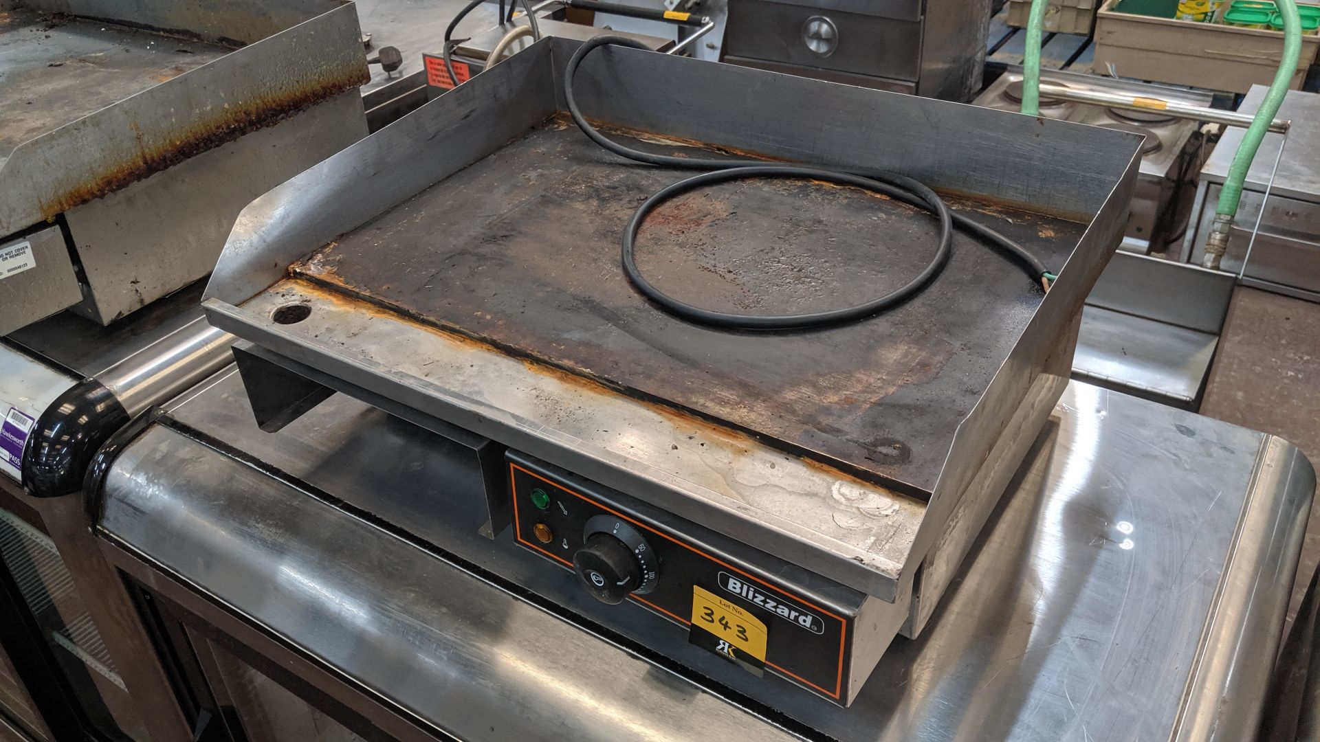 Blizzard benchtop plancha/griddle unit IMPORTANT: Please remember goods successfully bid upon must - Image 3 of 4