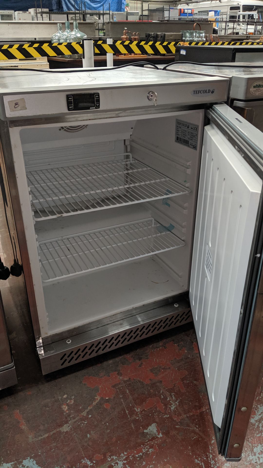 Tefcold silver under counter fridge model UR200S IMPORTANT: Please remember goods successfully bid - Image 4 of 5