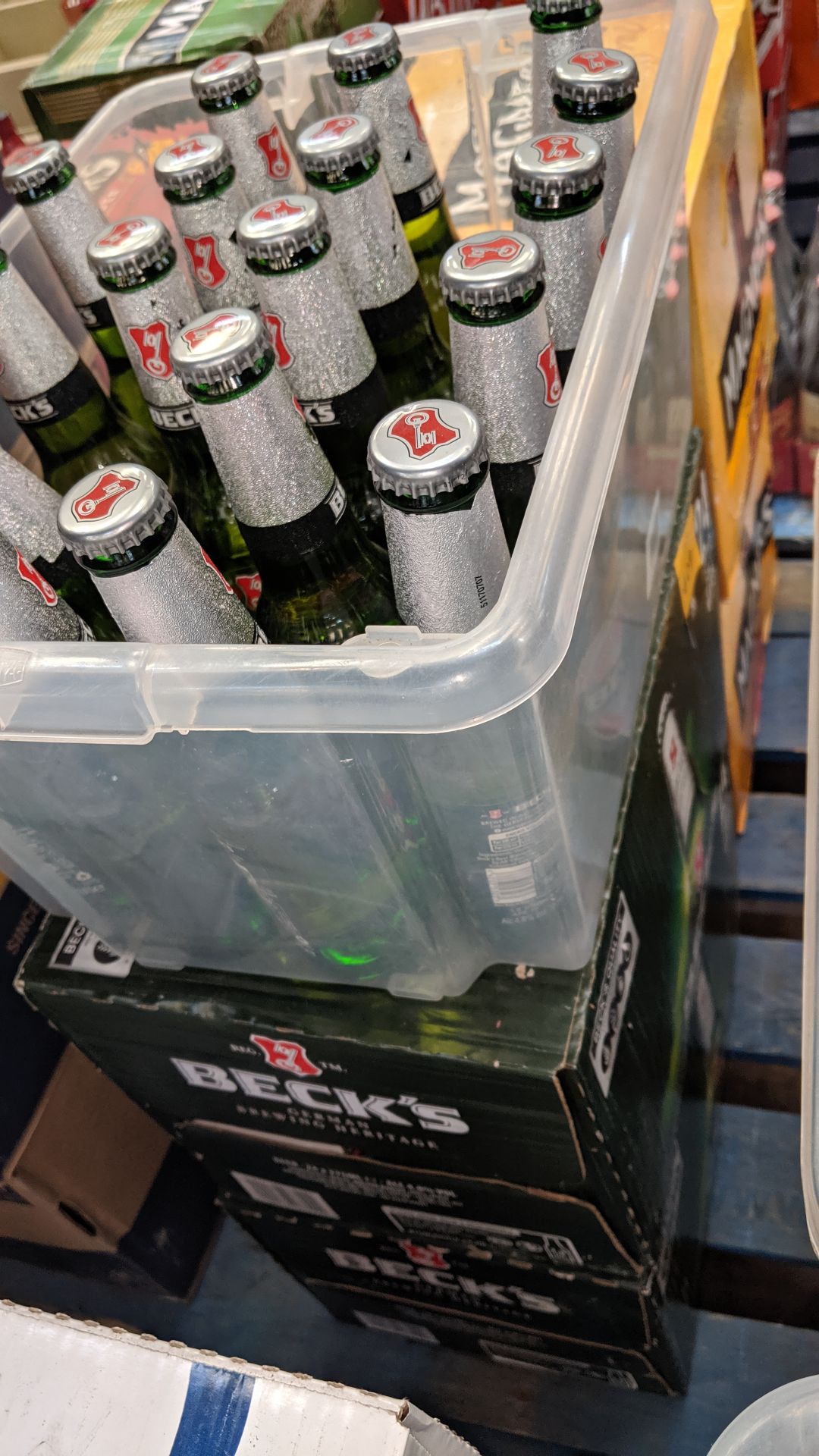 67 off 275ml bottles of Becks beer sold under AWRS number XQAW00000101017. NB plastic crate excluded - Image 2 of 2