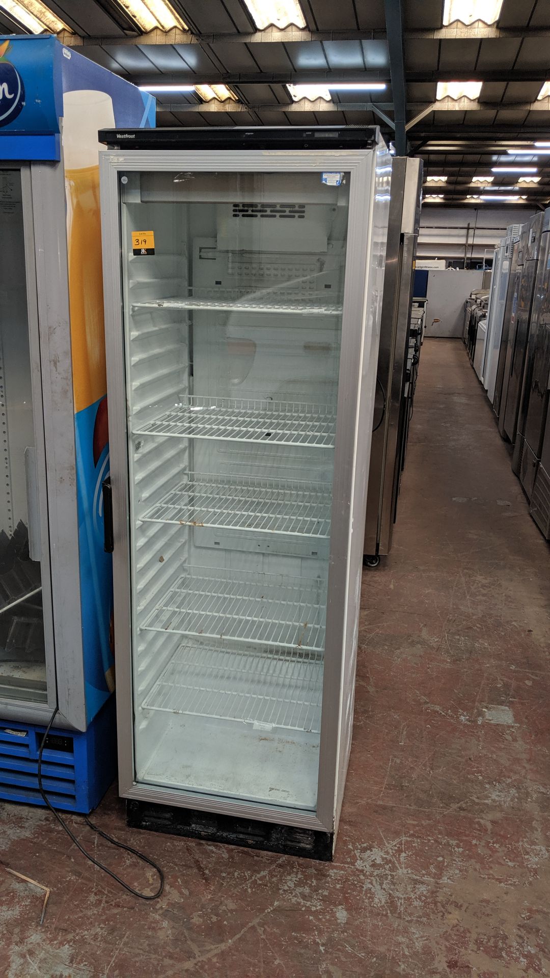 Vestfrost FKG371G tall clear door display fridge IMPORTANT: Please remember goods successfully bid - Image 2 of 4