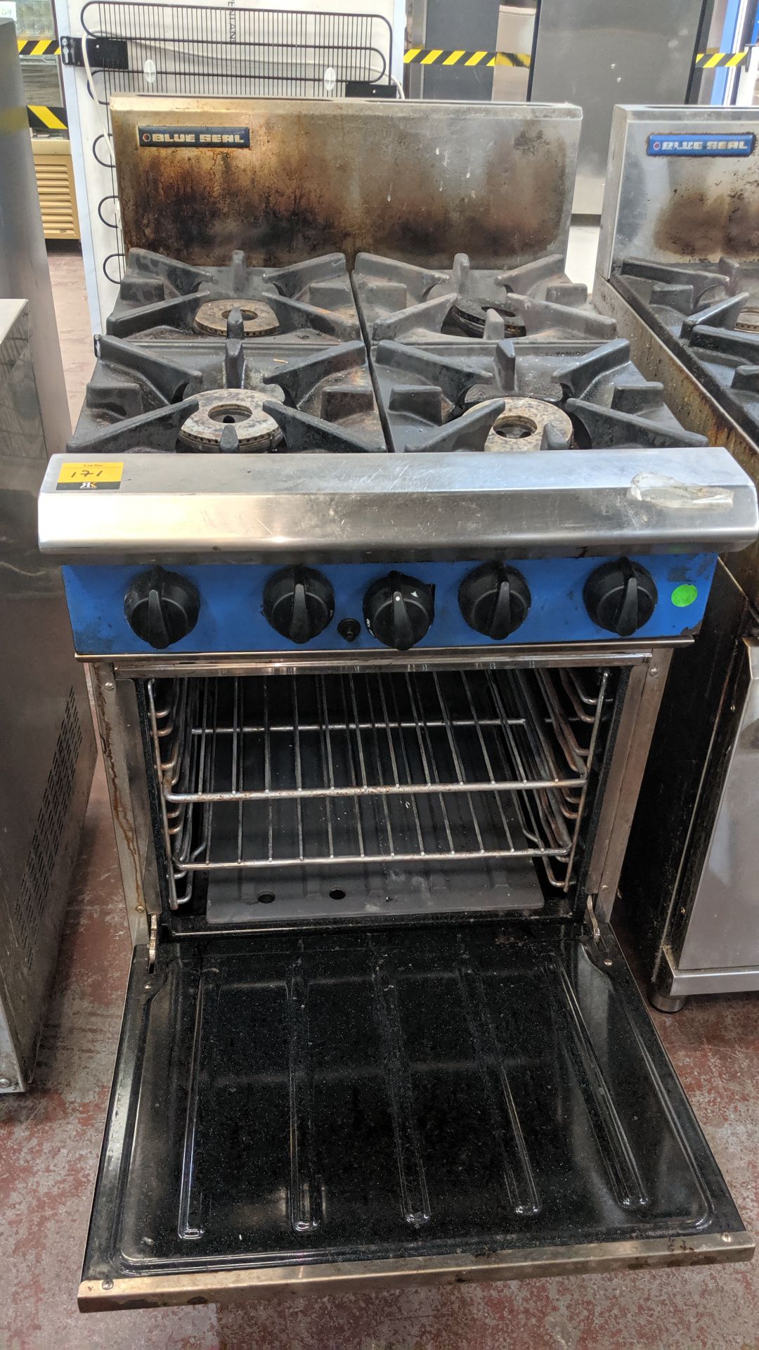 Blue Seal 4 ring gas oven - 9504DF IMPORTANT: Please remember goods successfully bid upon must be - Image 5 of 5