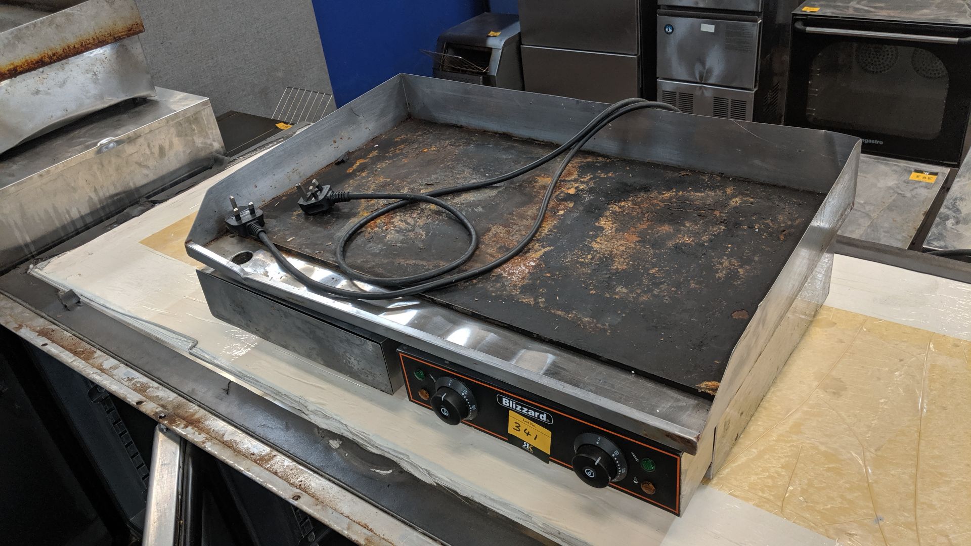 Blizzard benchtop plancha/griddle unit IMPORTANT: Please remember goods successfully bid upon must - Image 3 of 4