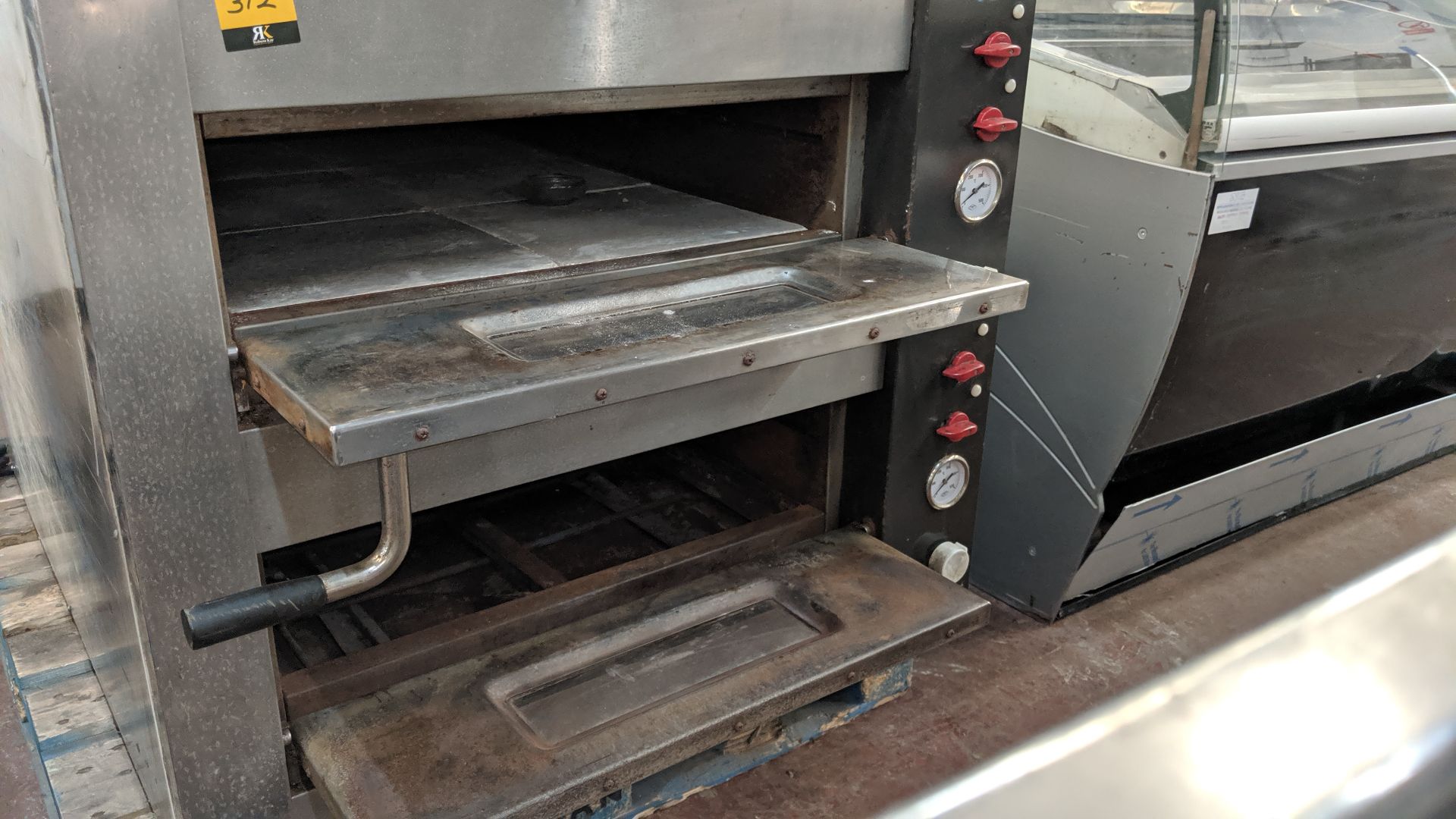 Twin pizza oven IMPORTANT: Please remember goods successfully bid upon must be paid for and - Image 4 of 7