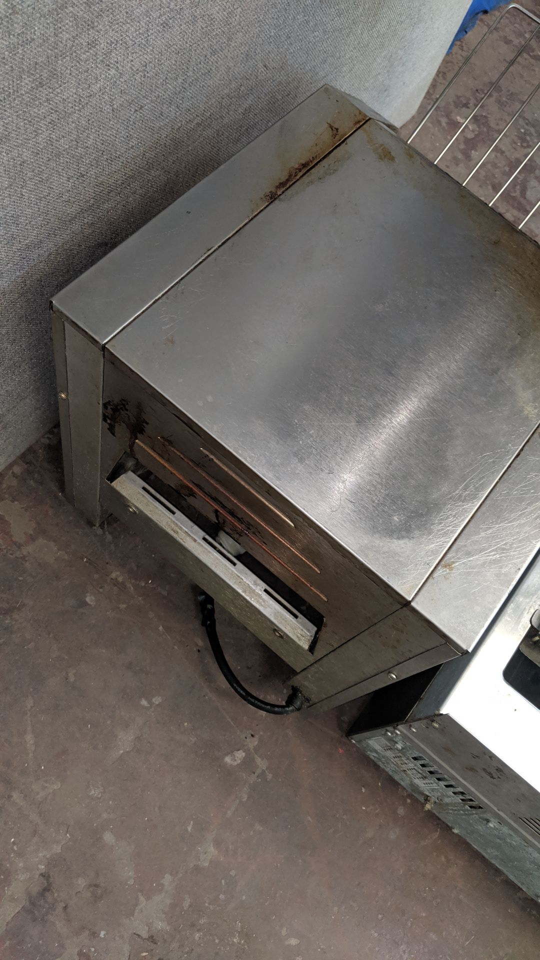 Burco stainless steel benchtop commercial conveyor toaster IMPORTANT: Please remember goods - Image 4 of 4