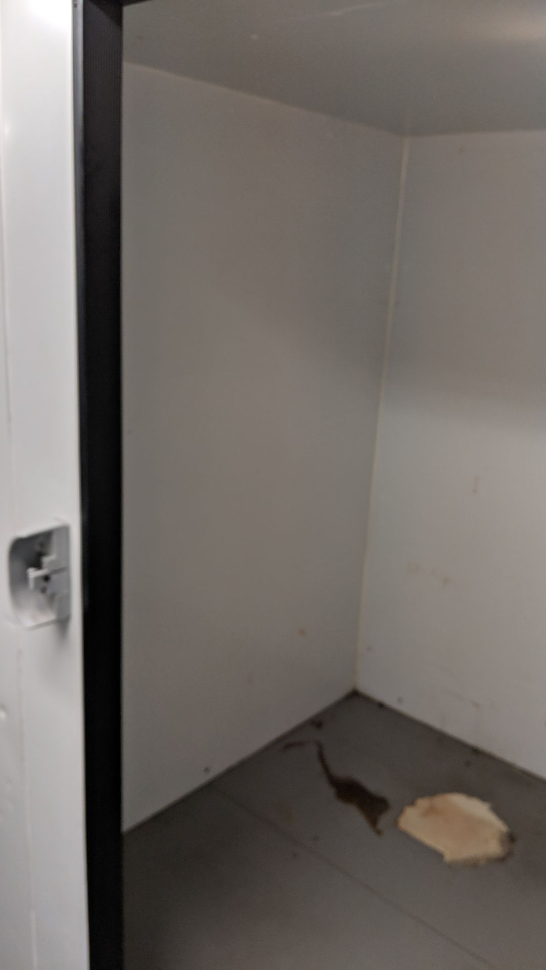 Walk-in cold room, including Uniblock Zanotti control panel/cooler. The pictures of the cold store - Image 15 of 18