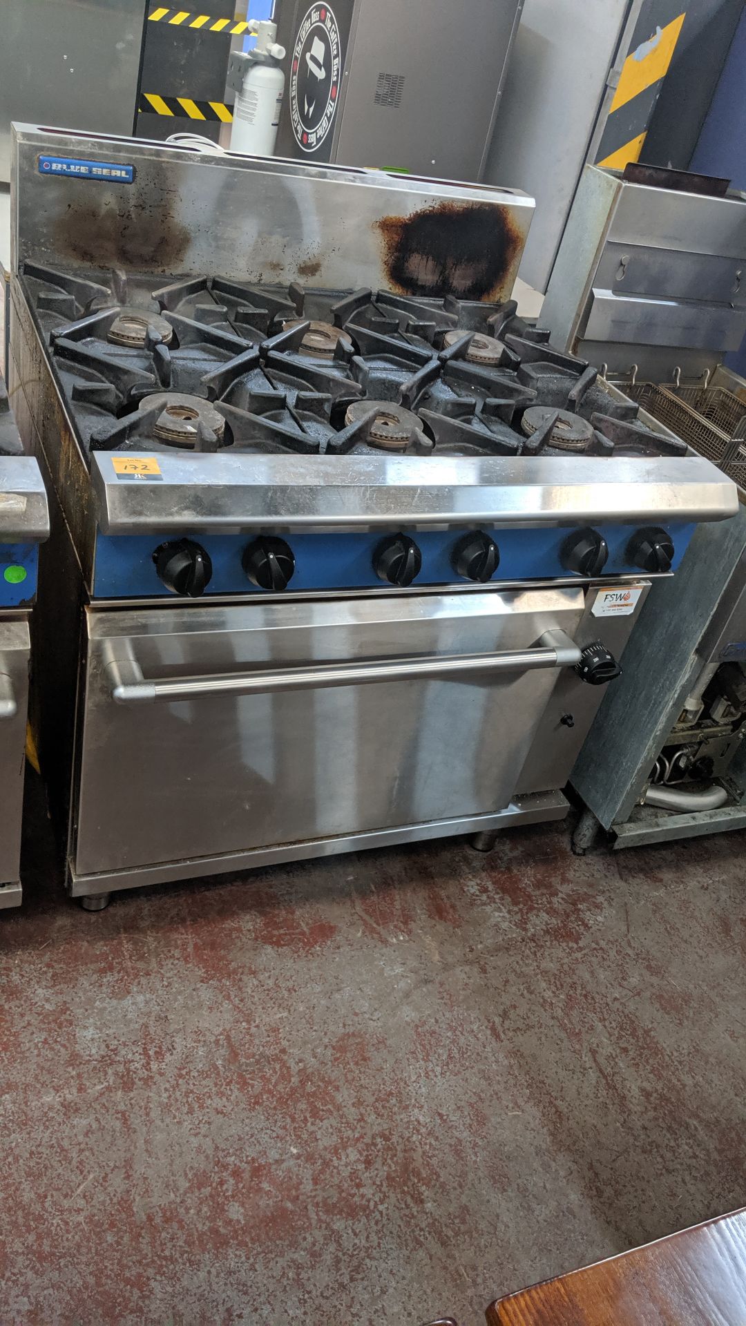 Blue Seal 6 ring gas oven - 9506DF IMPORTANT: Please remember goods successfully bid upon must be - Image 3 of 7