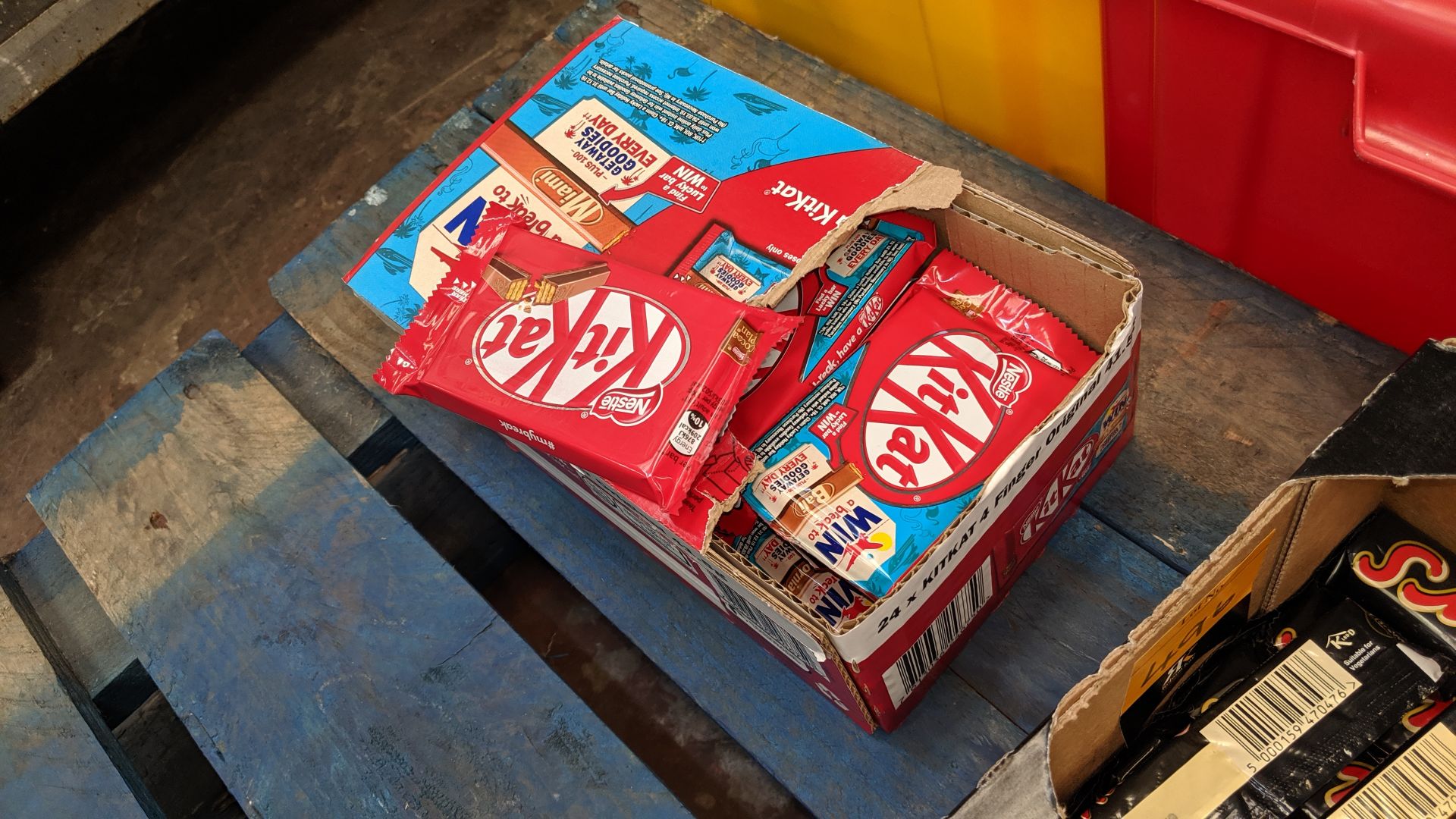 2 part boxes of Mars Bars & KitKat IMPORTANT: Please remember goods successfully bid upon must be - Image 3 of 4